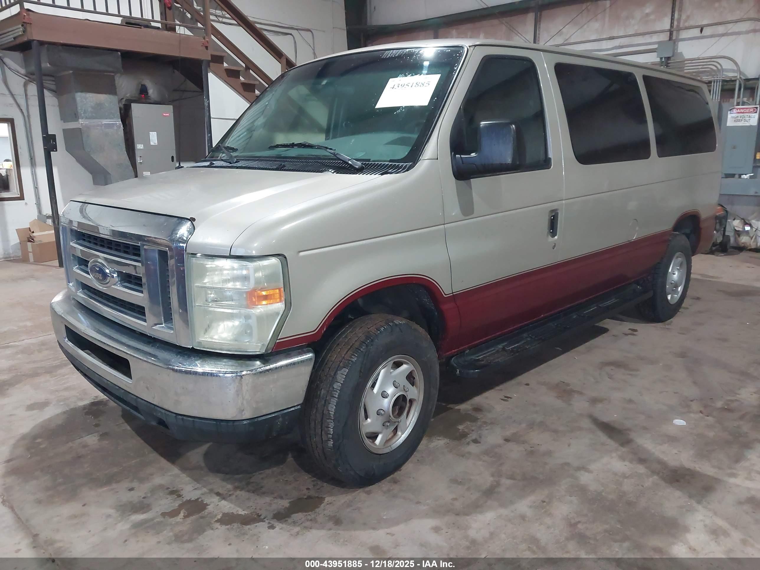 FORD E-350 image 2