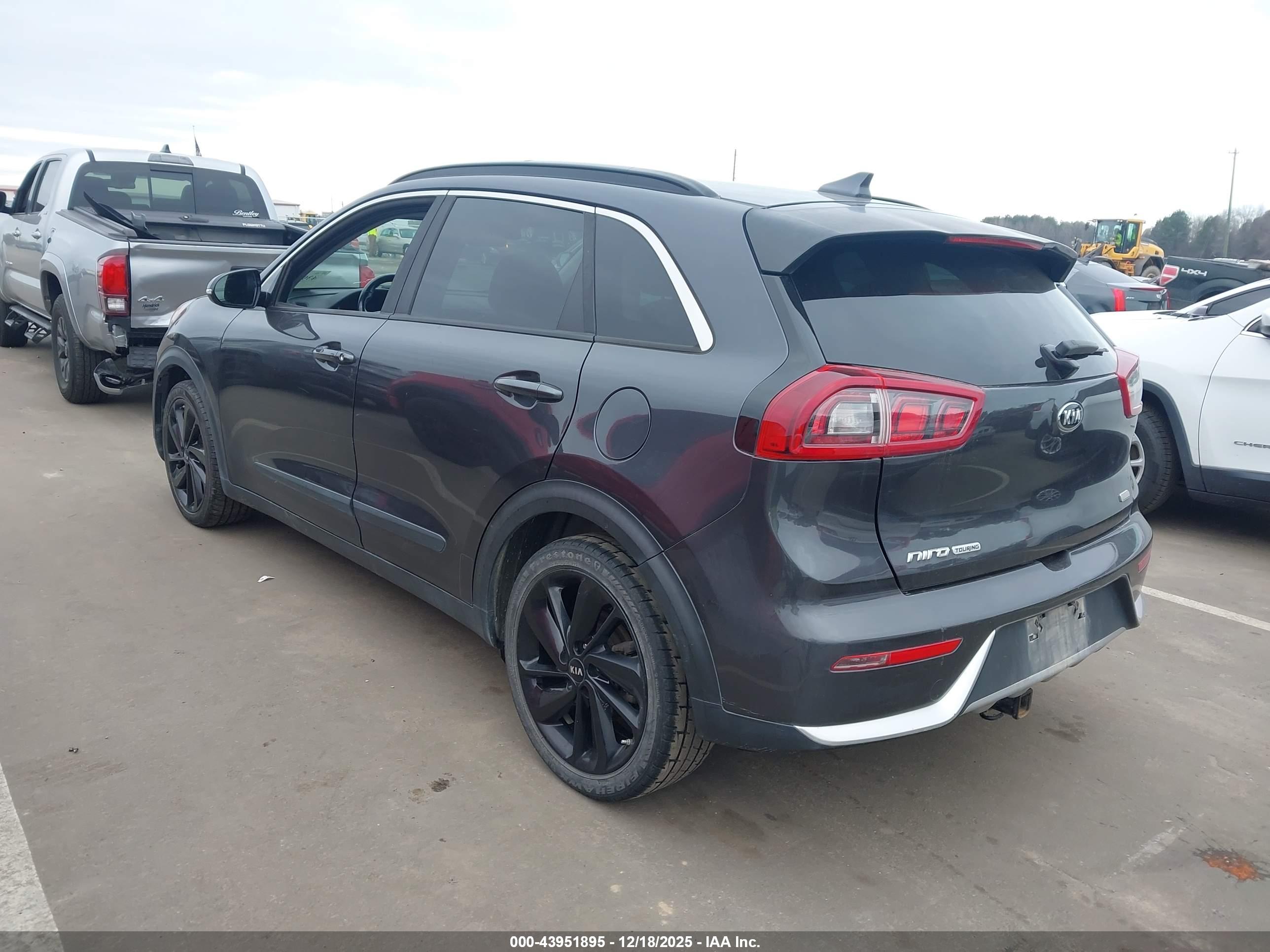 KIA NIRO image 3
