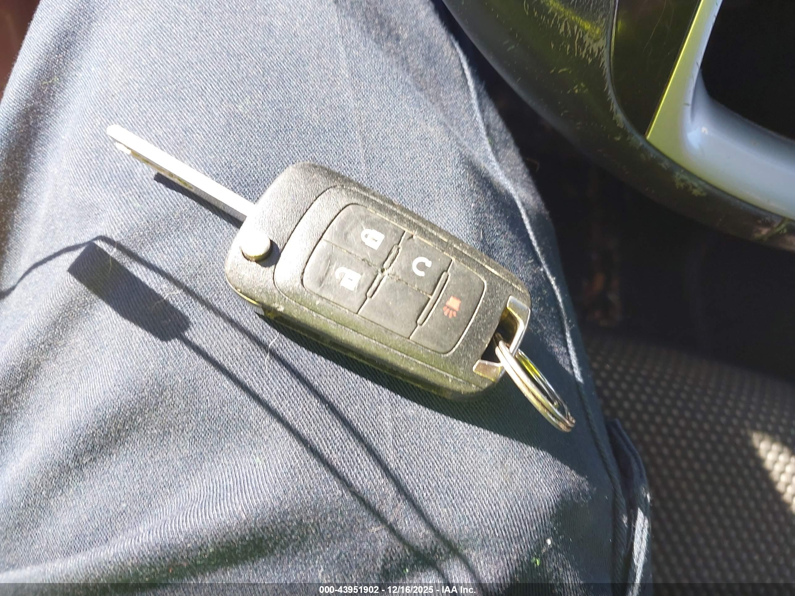 CHEVROLET EQUINOX image 11