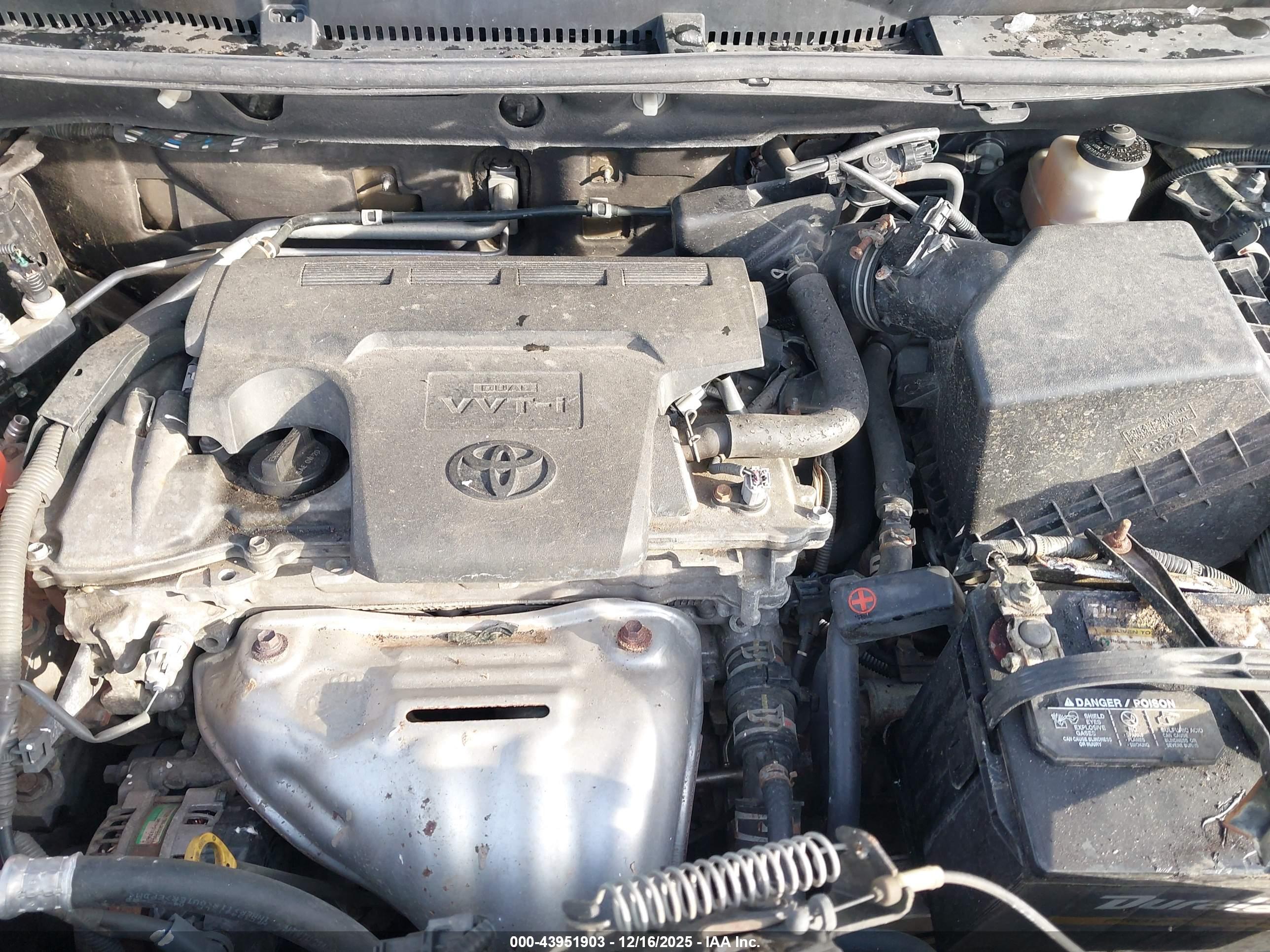 TOYOTA RAV4 image 10