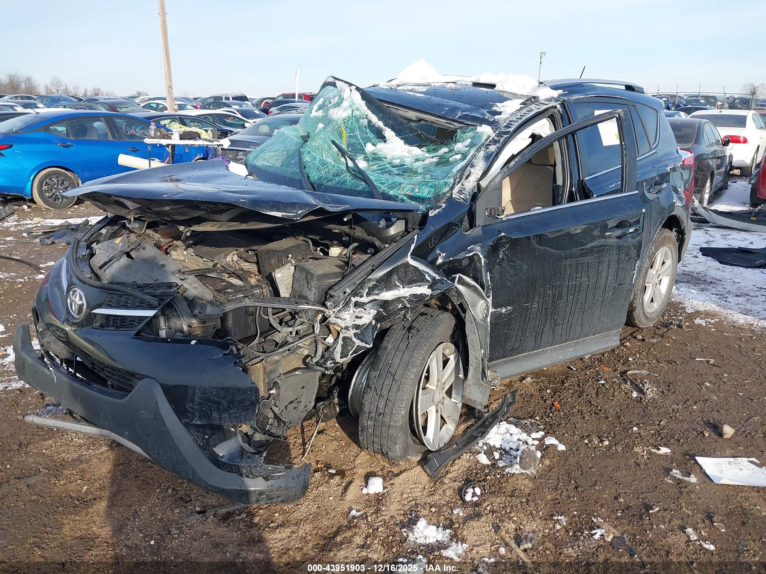TOYOTA RAV4 image 2