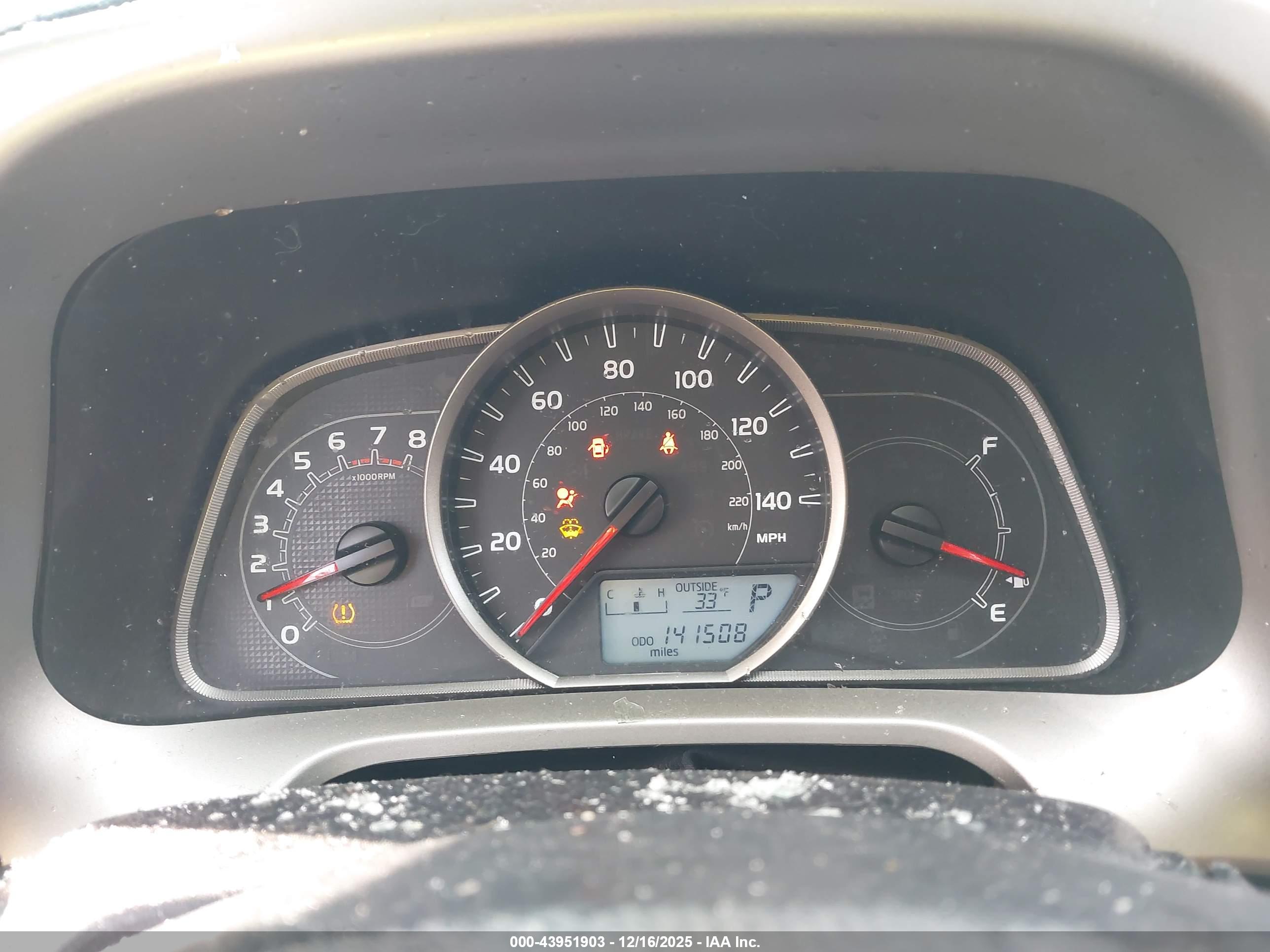 TOYOTA RAV4 image 7