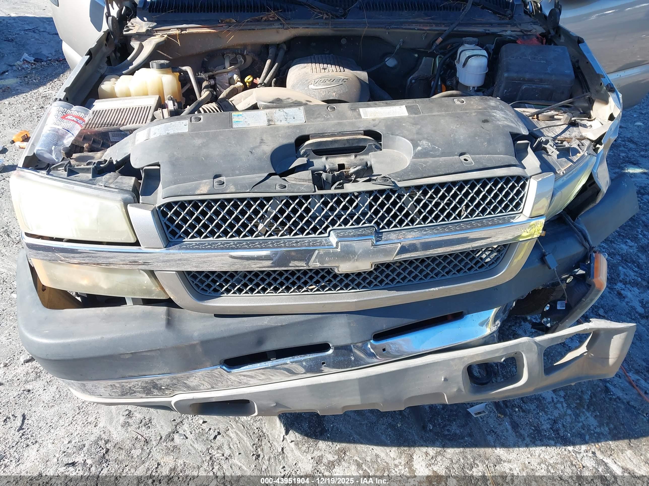 CHEVROLET SILVERADO image 10