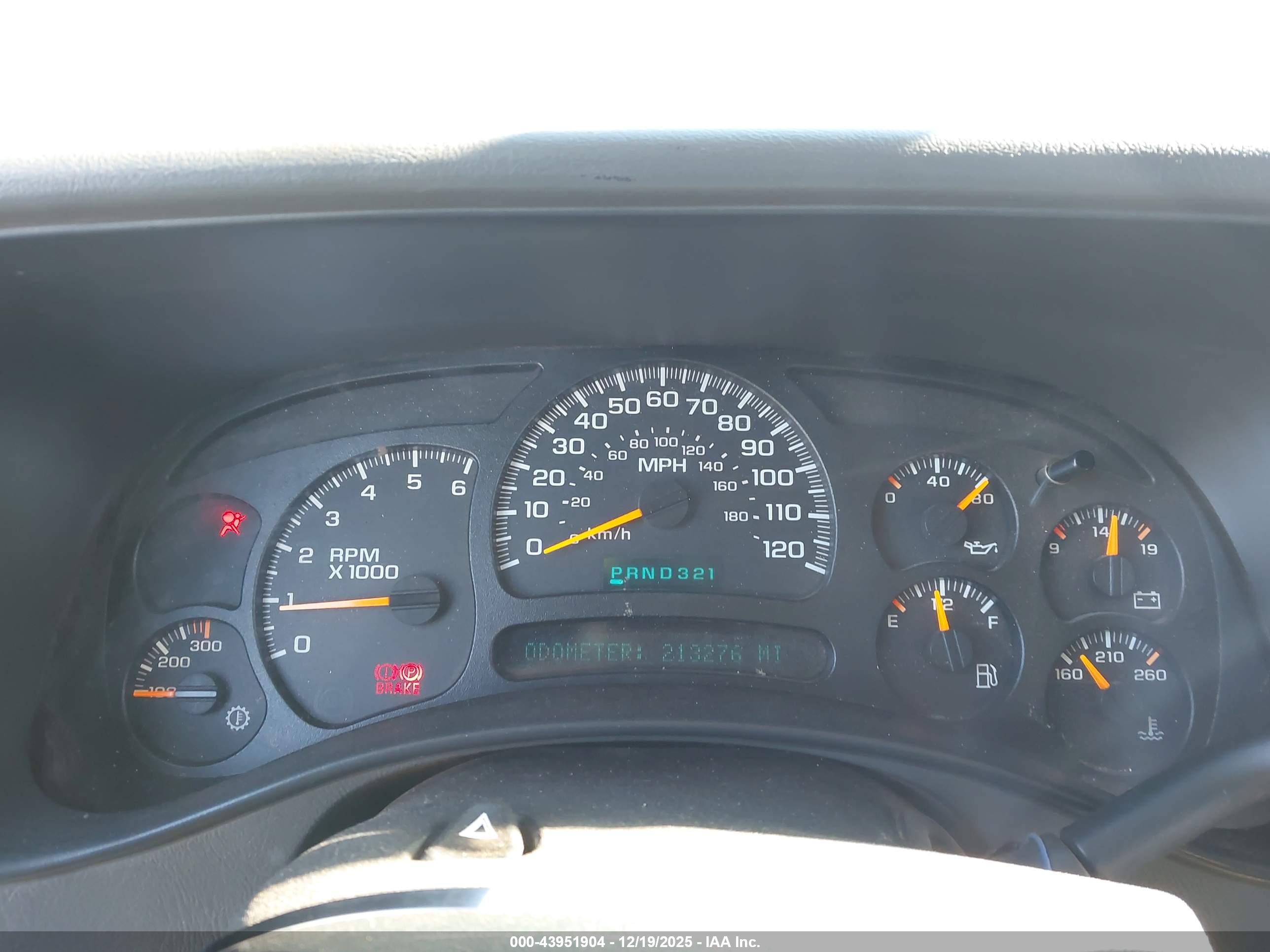 CHEVROLET SILVERADO image 6