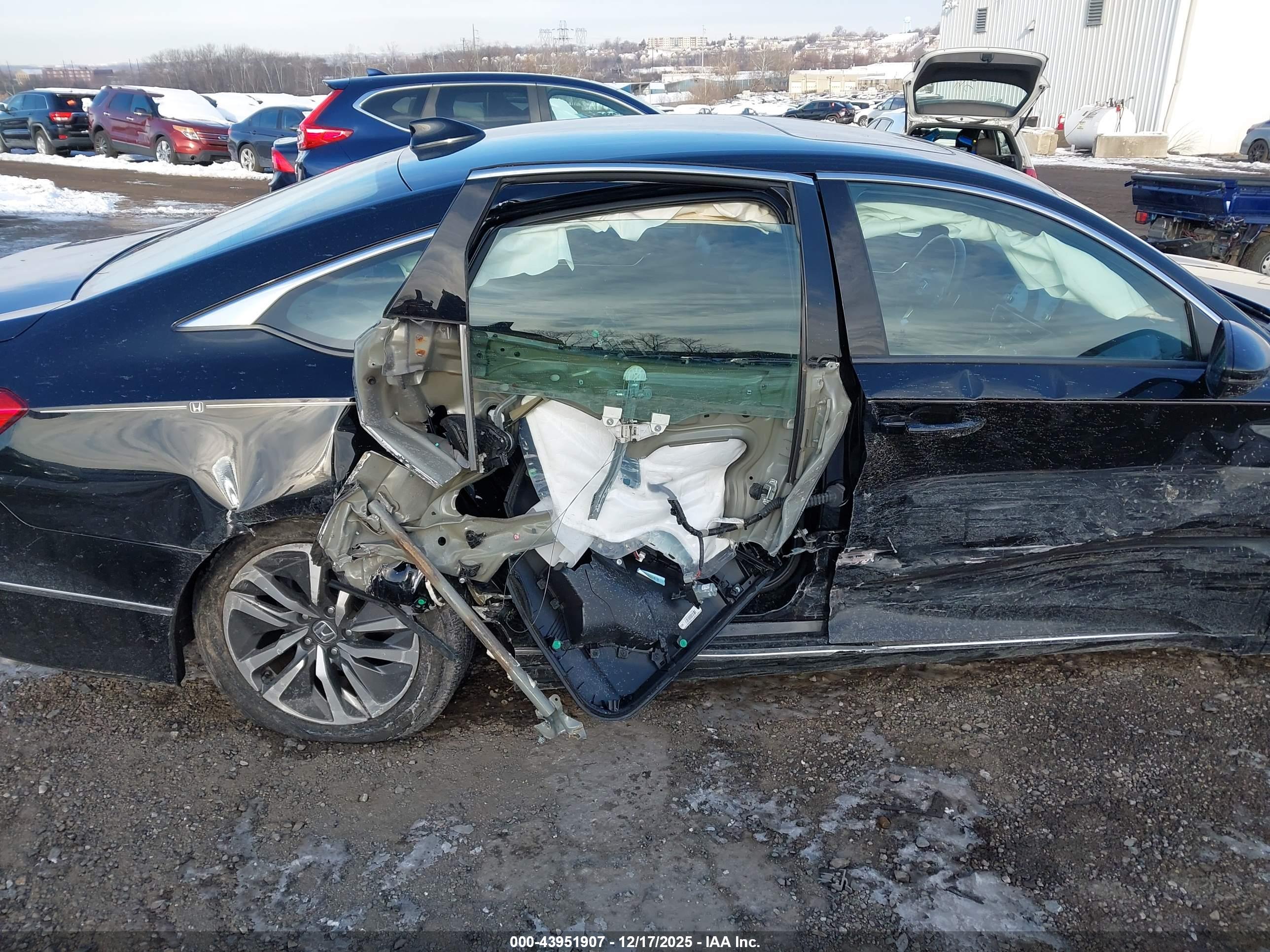 HONDA ACCORD image 6