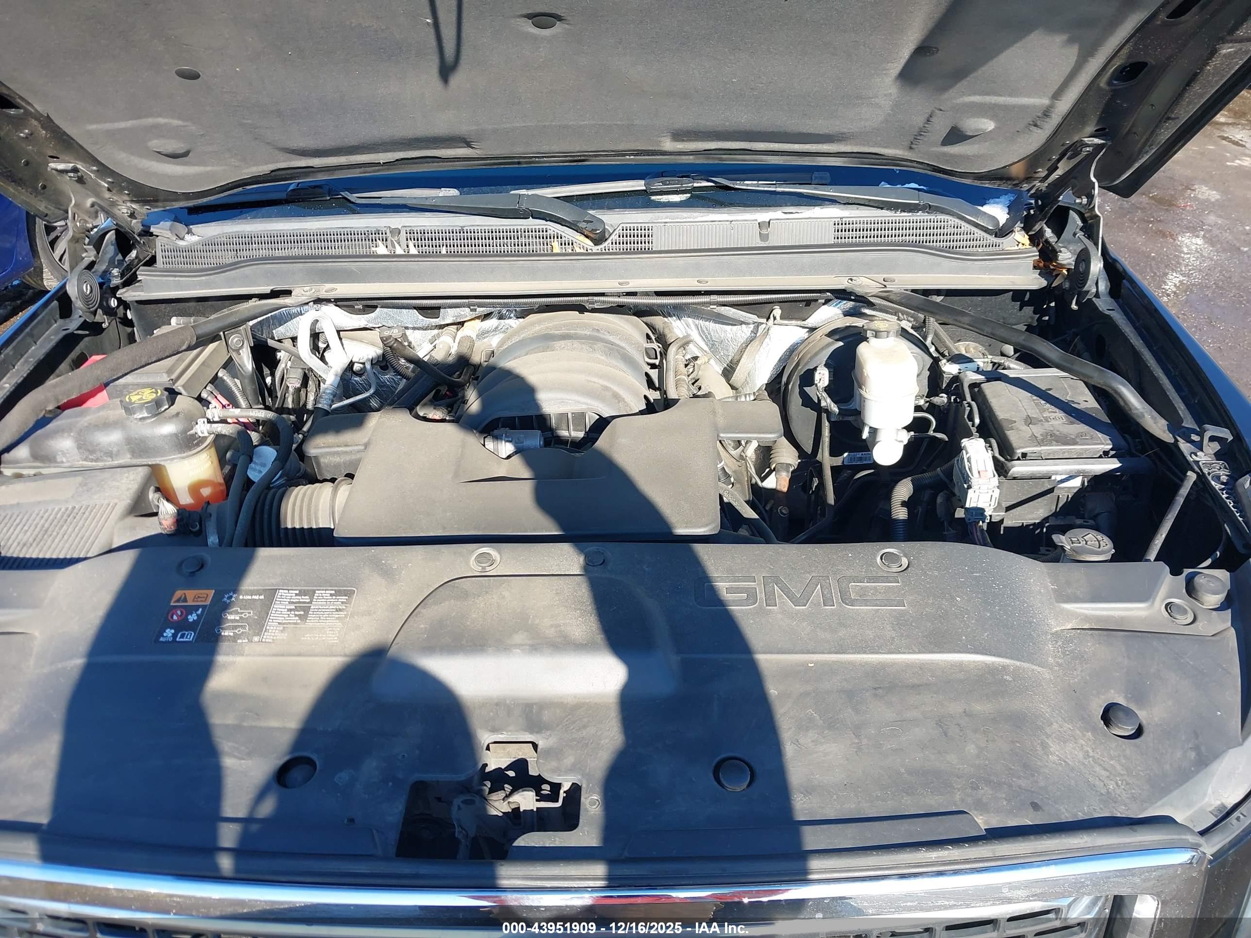 GMC YUKON image 10