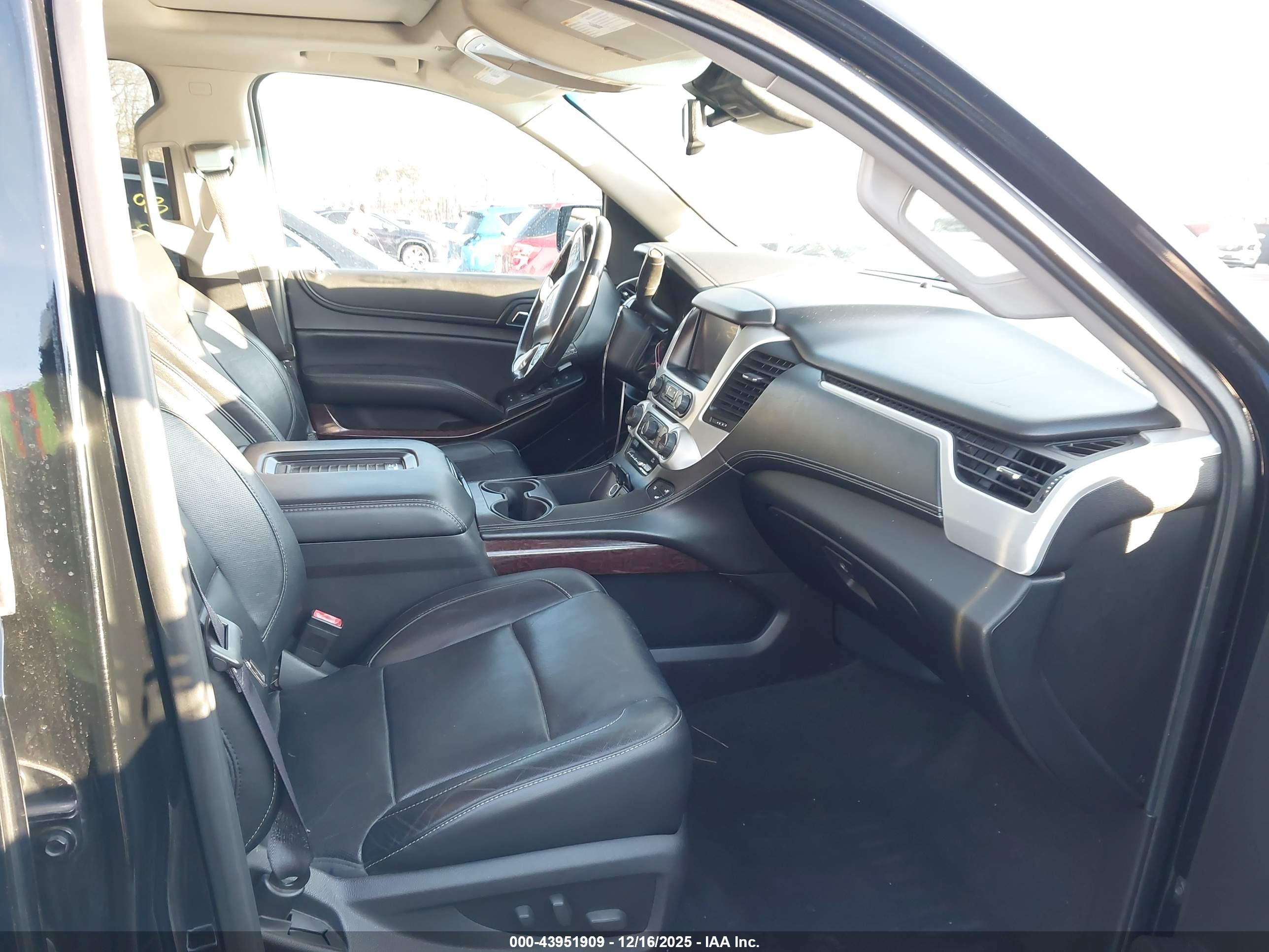 GMC YUKON image 5