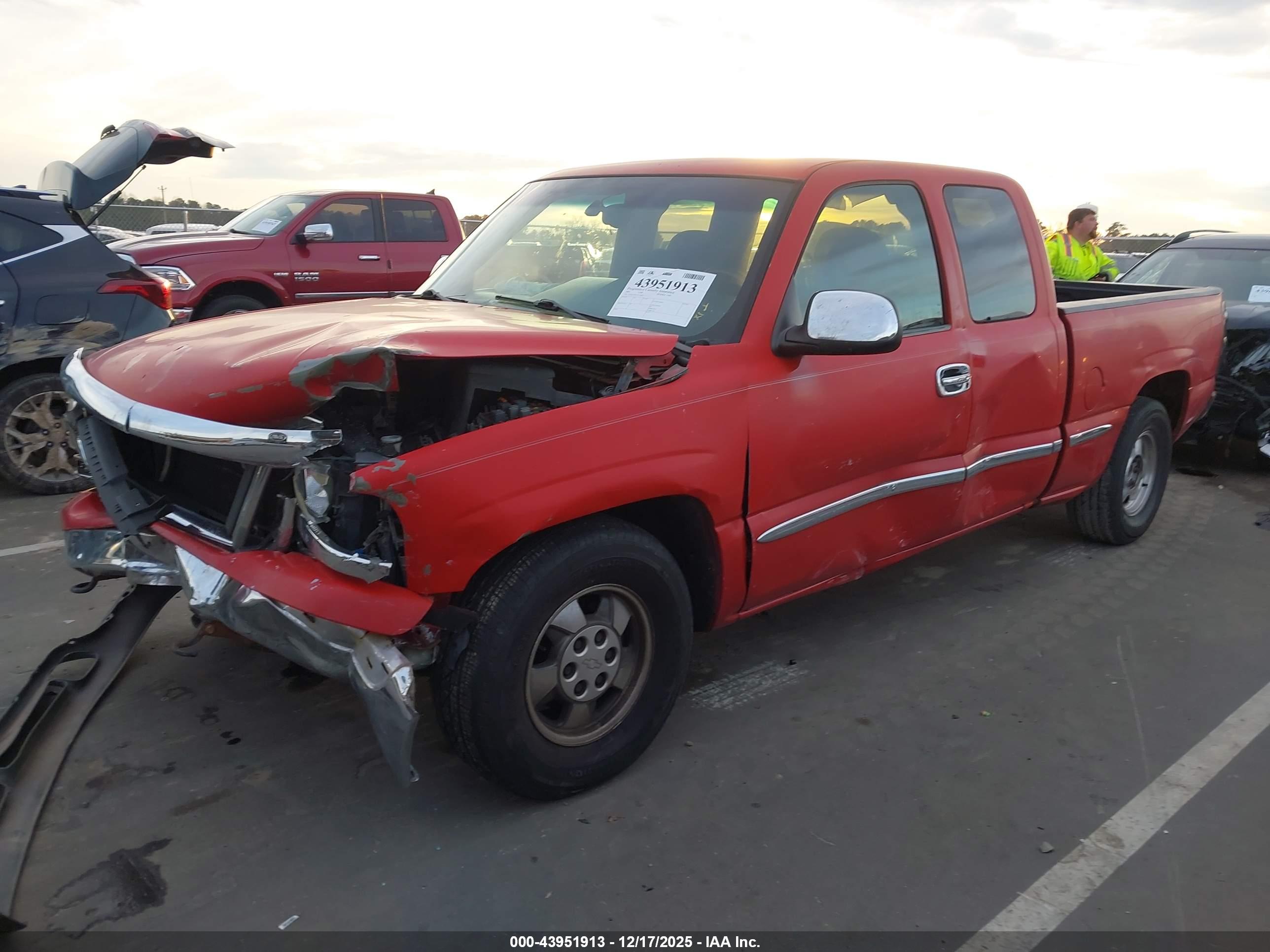GMC SIERRA image 2