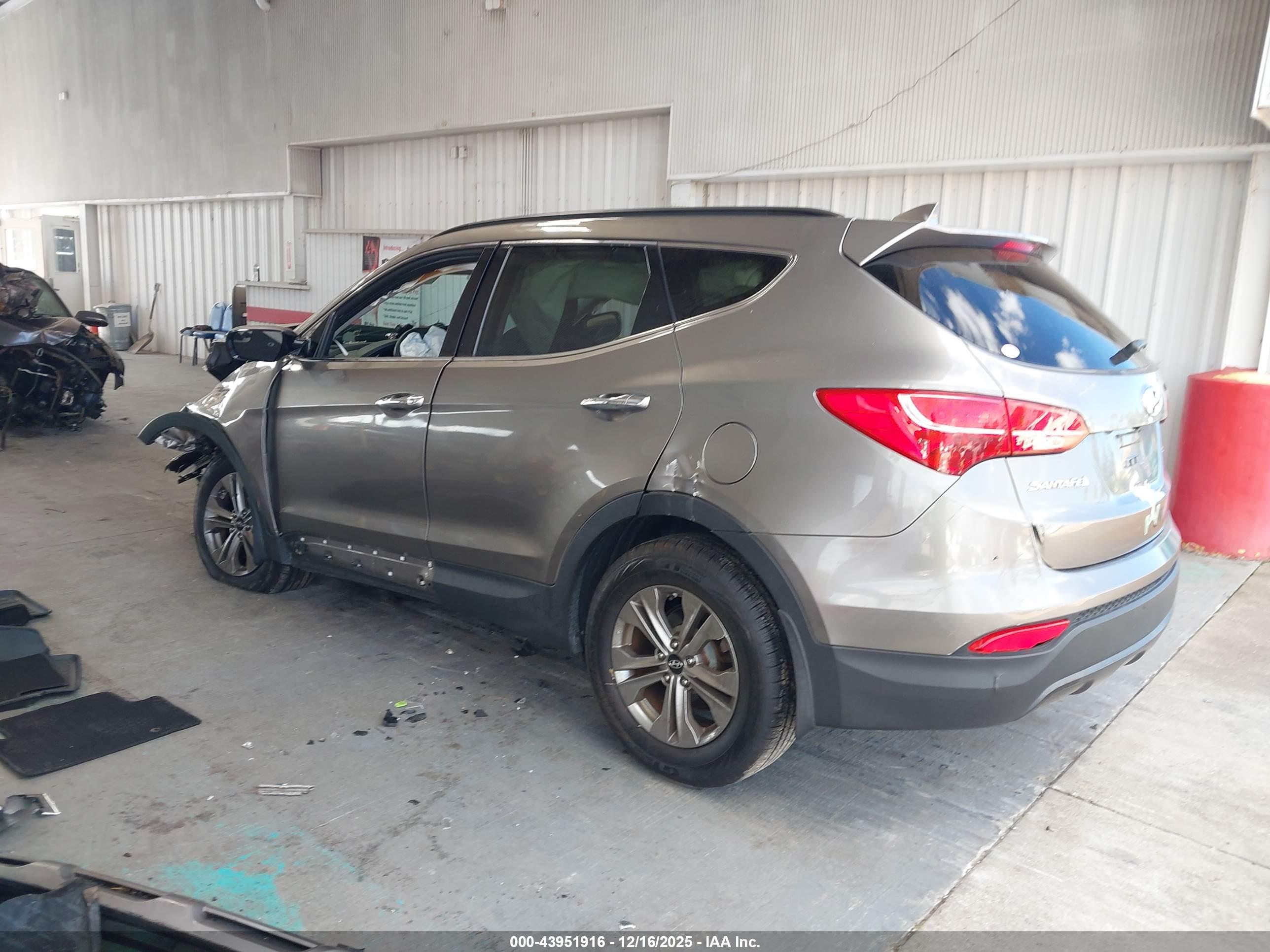 HYUNDAI SANTA image 3