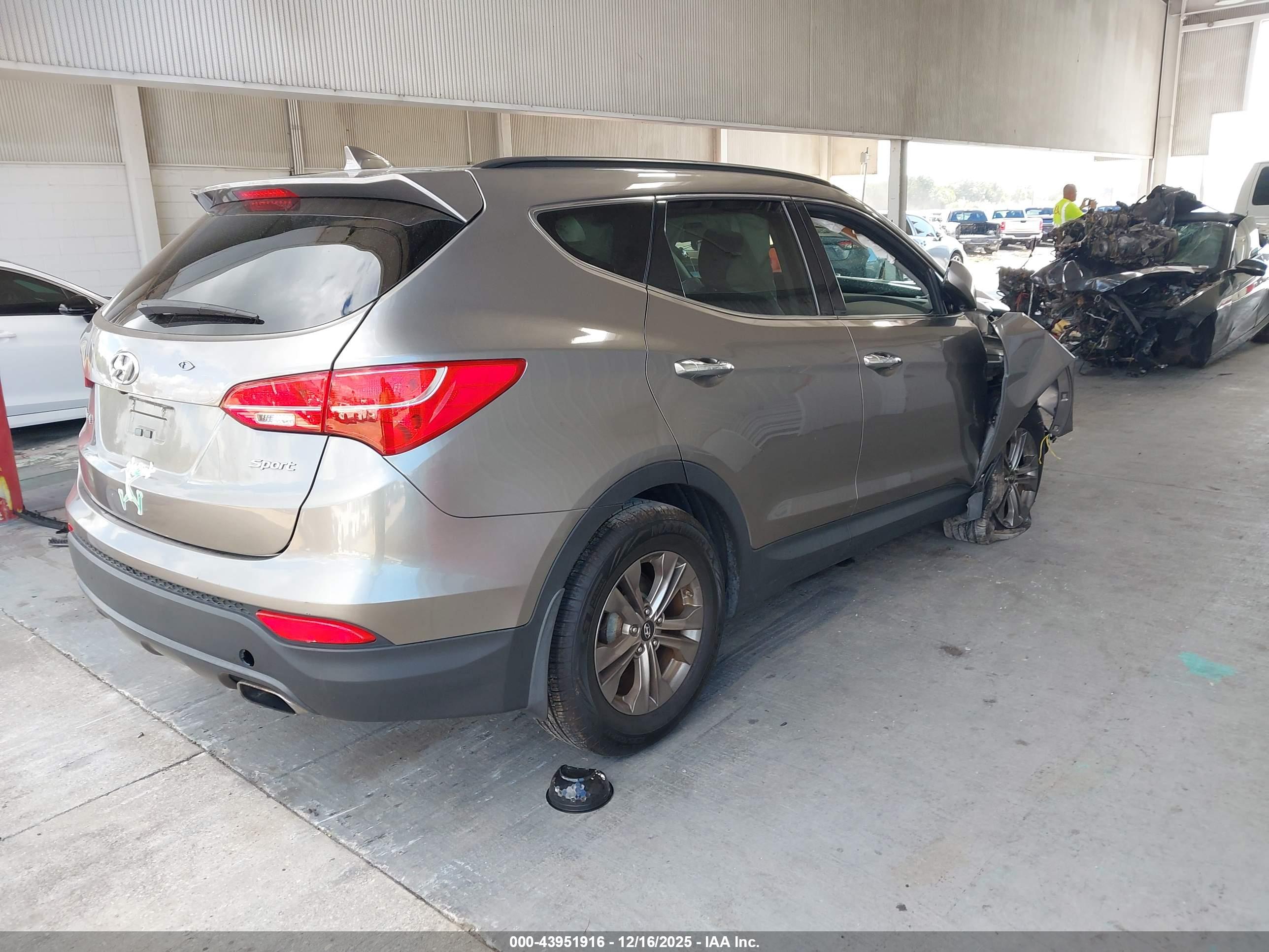 HYUNDAI SANTA image 4