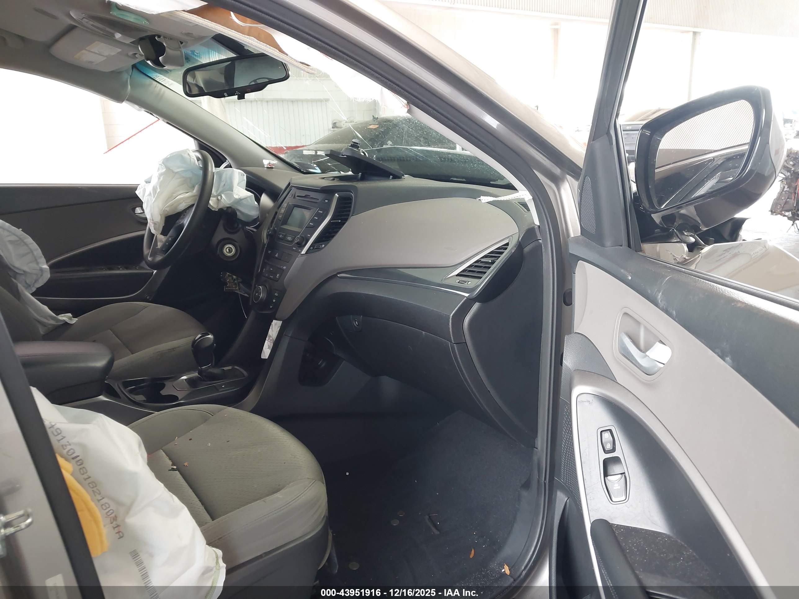 HYUNDAI SANTA image 5