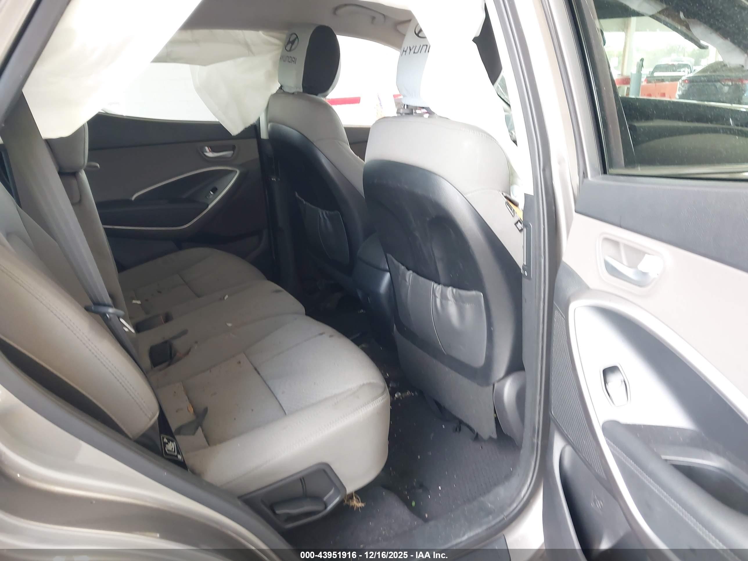HYUNDAI SANTA image 8