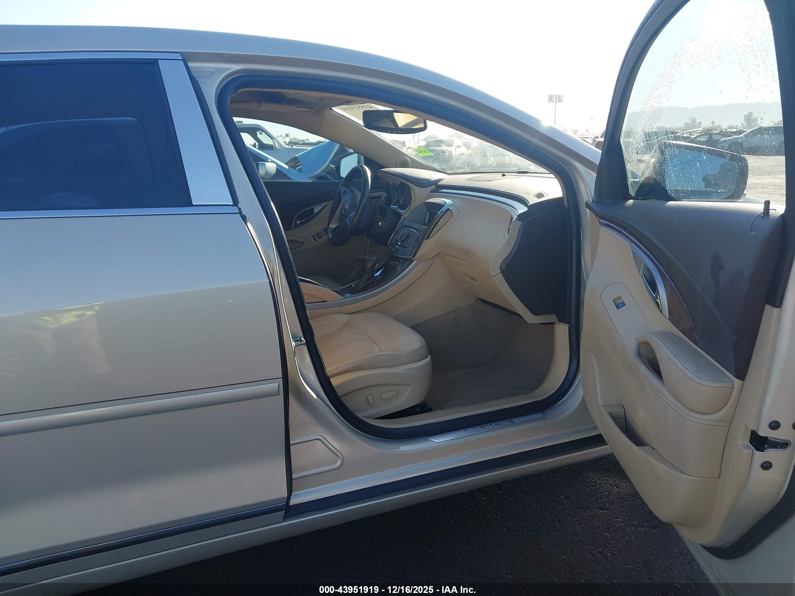 BUICK LACROSSE image 5