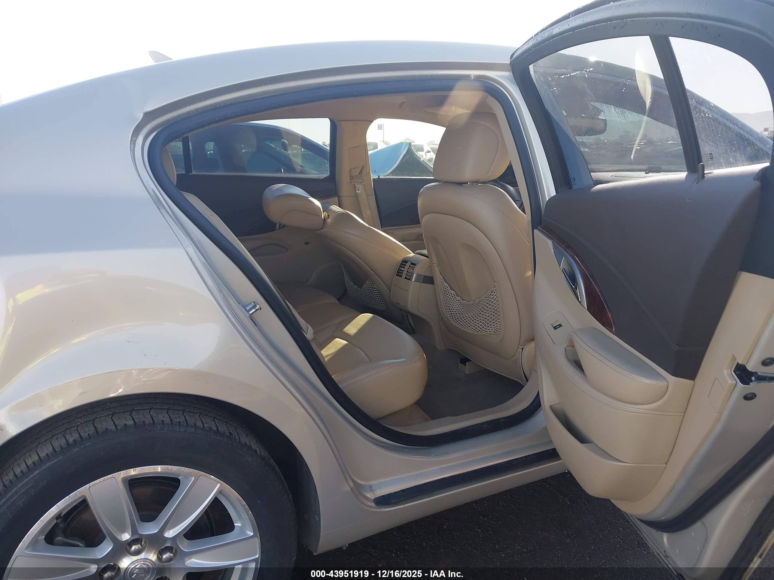 BUICK LACROSSE image 8