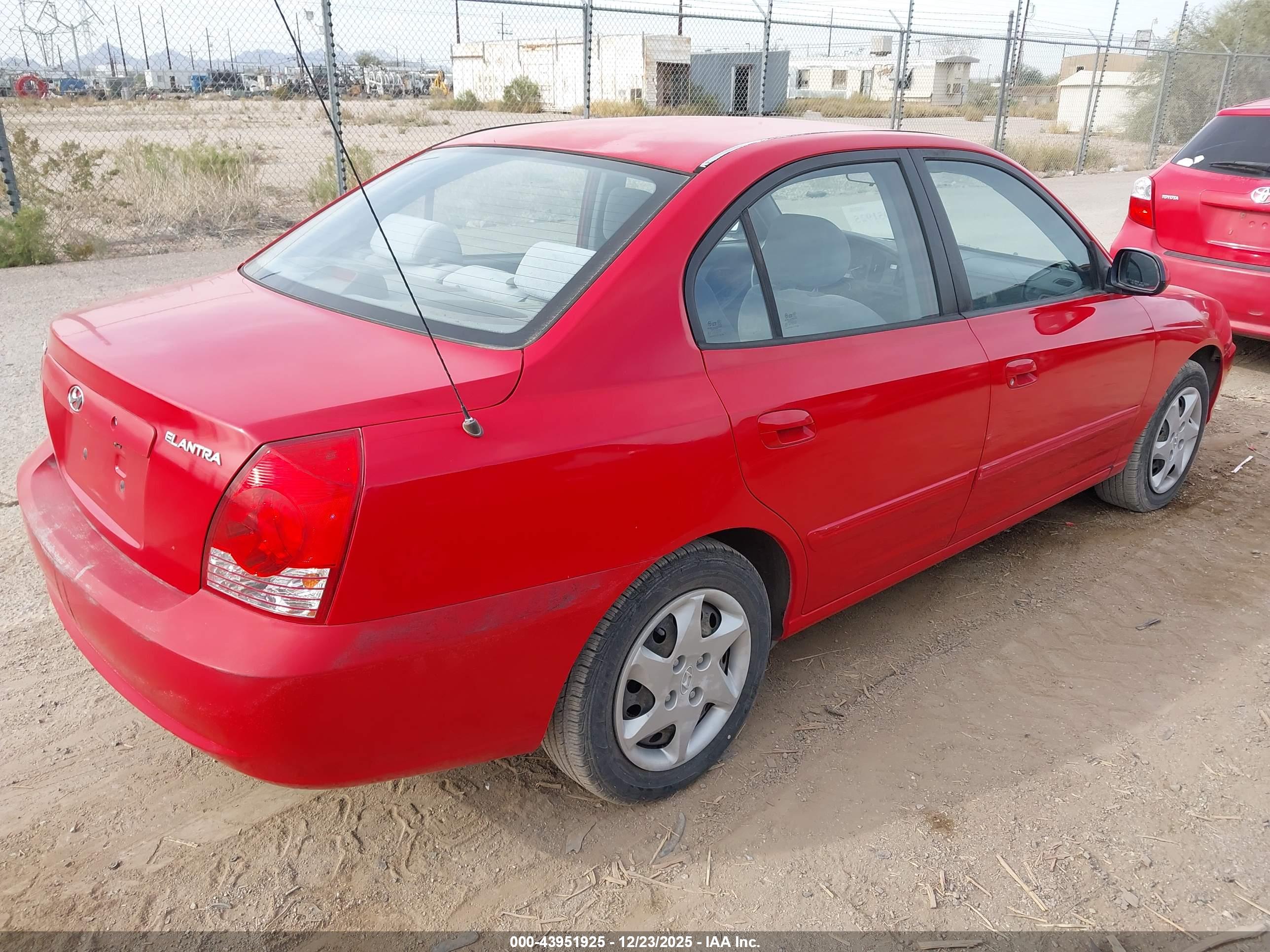 HYUNDAI ELANTRA image 4