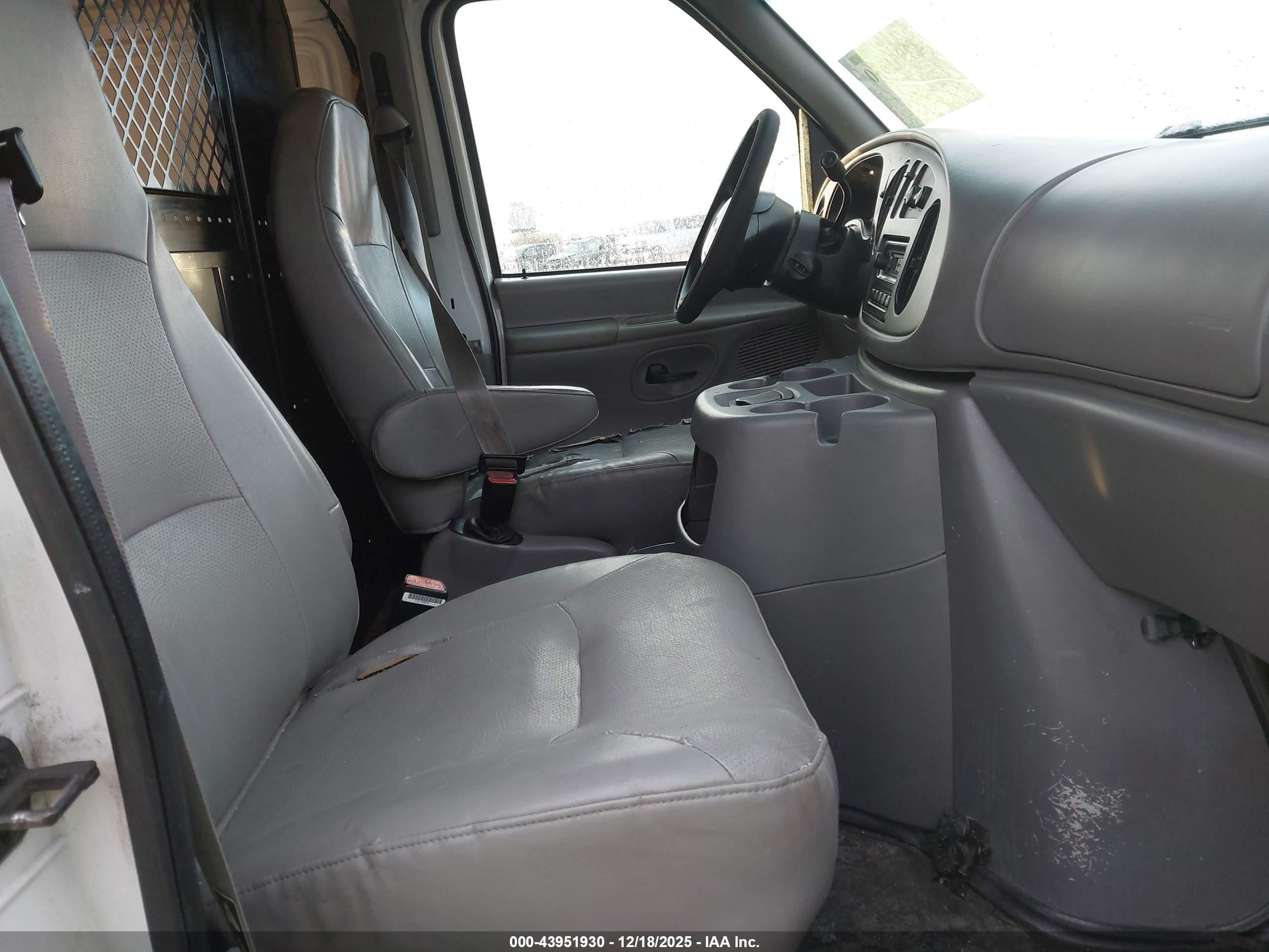 FORD E-250 image 5
