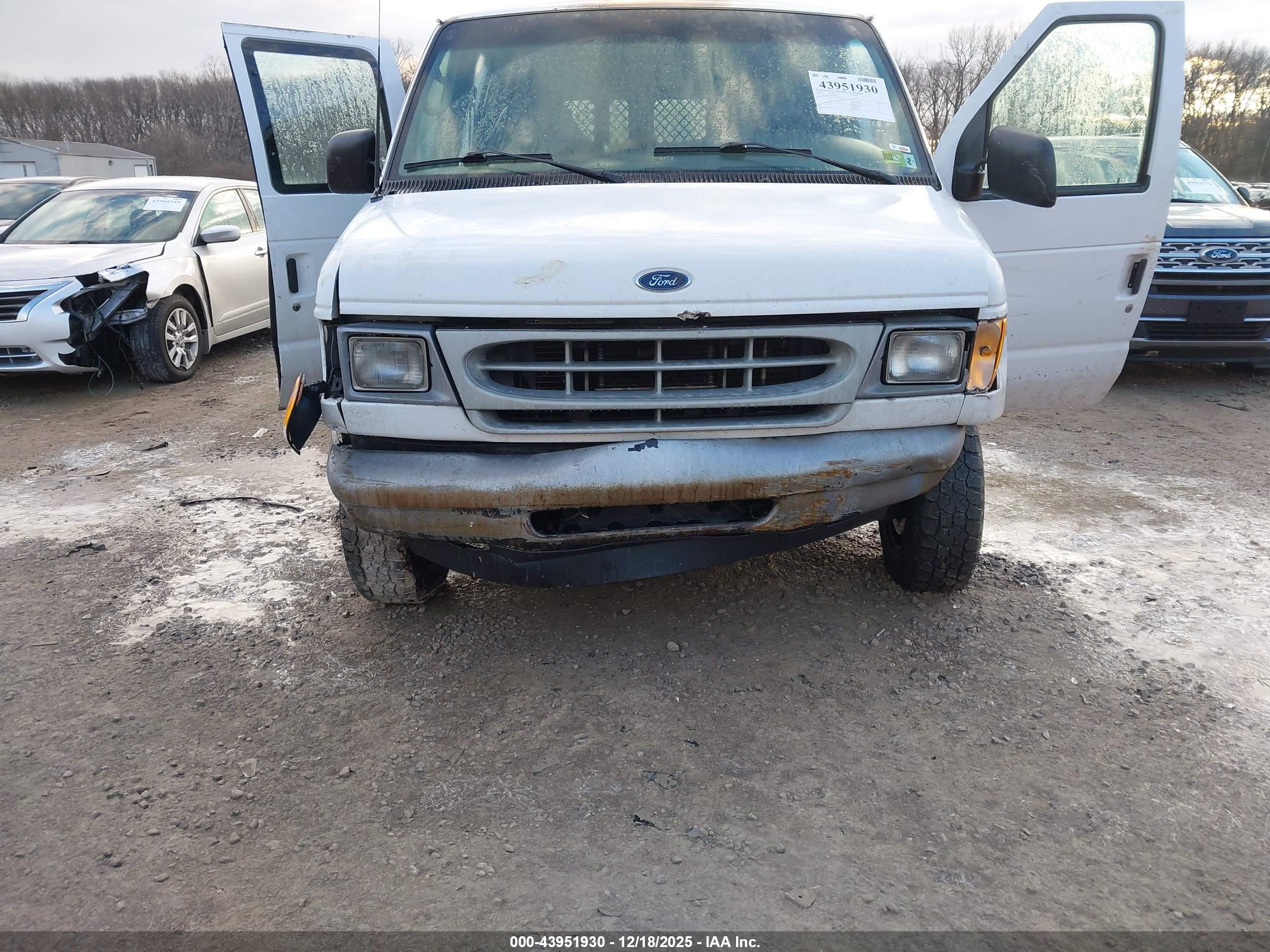 FORD E-250 image 6