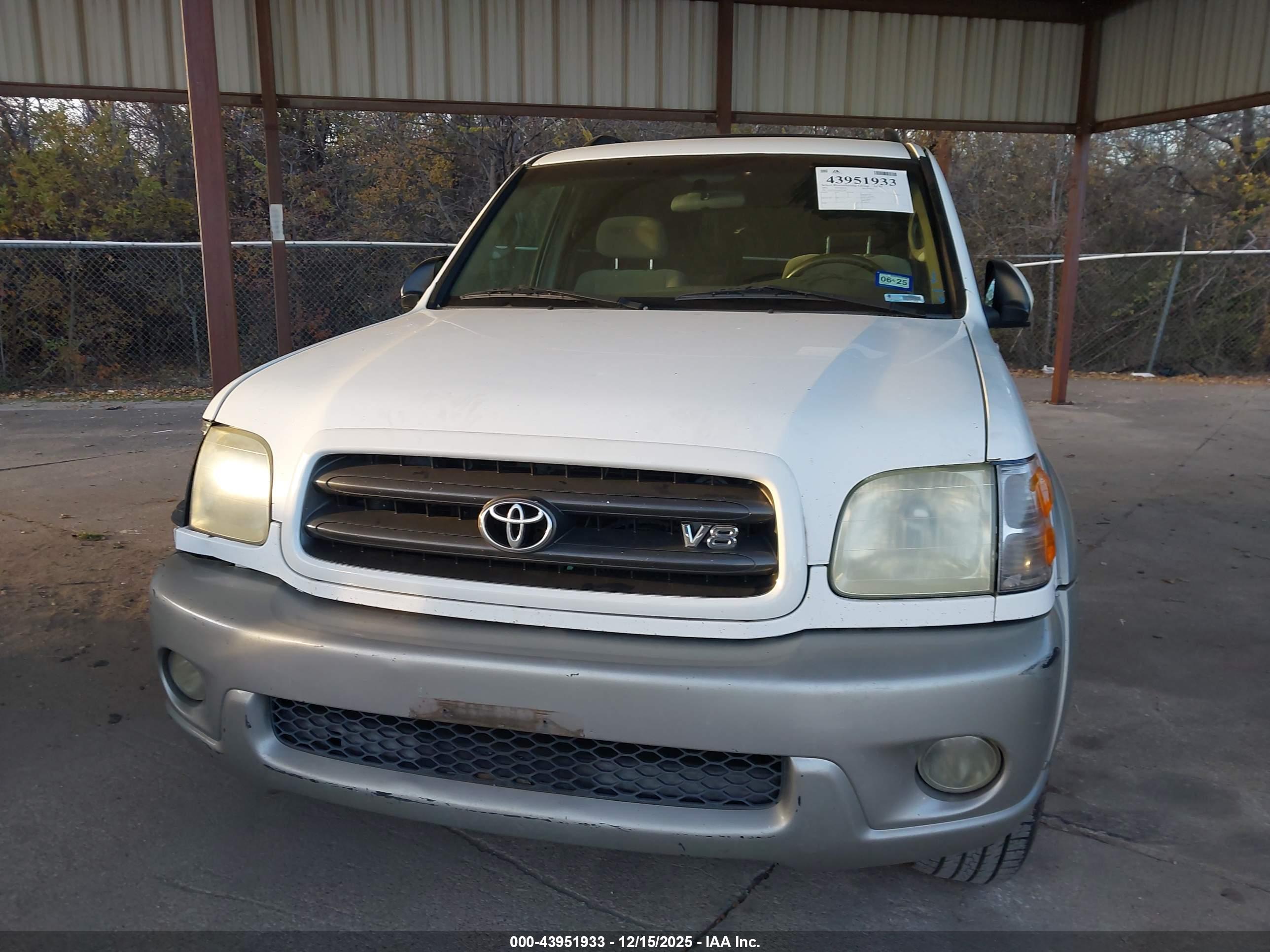 TOYOTA SEQUOIA image 6