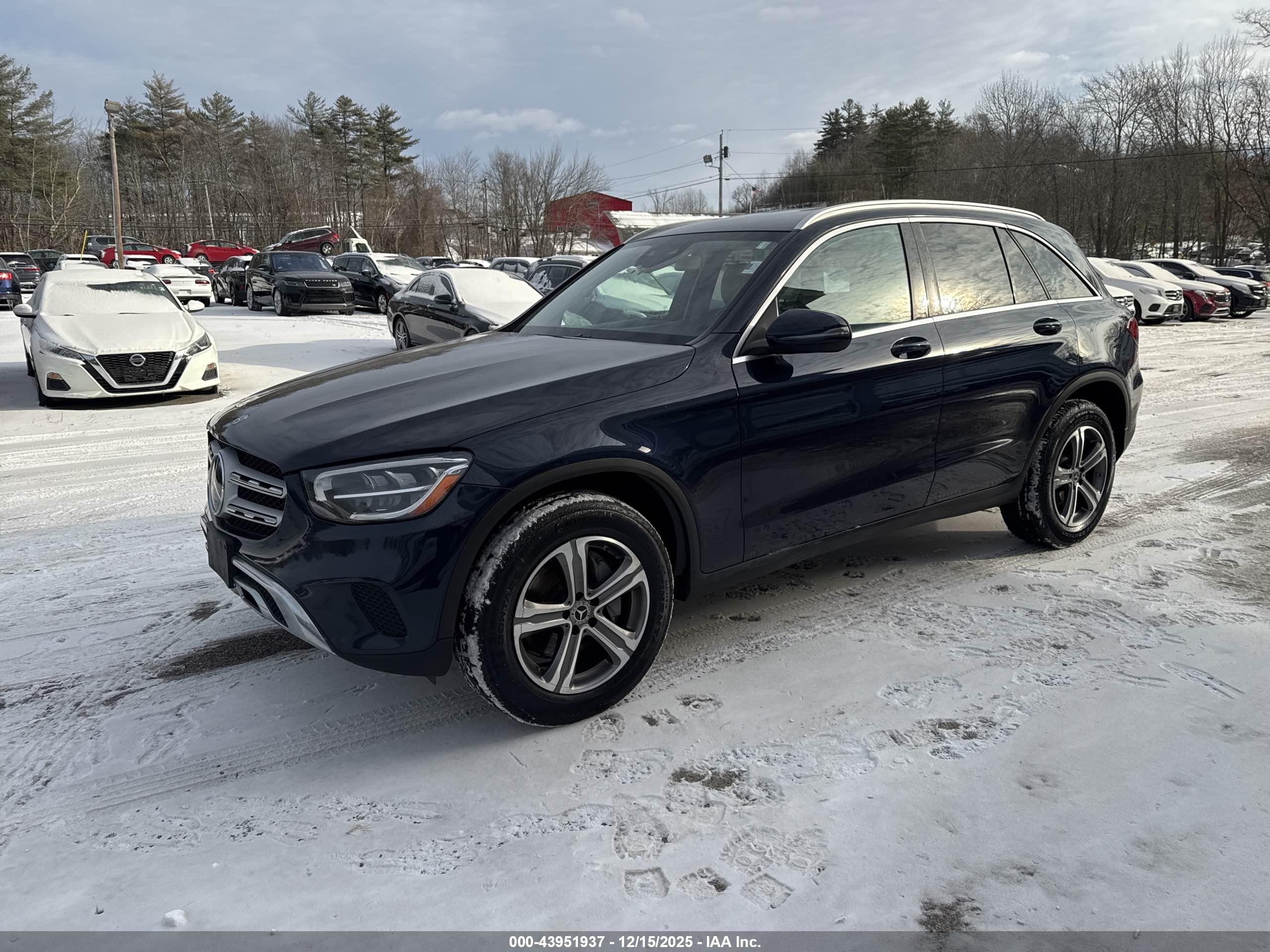 MERCEDES-BENZ GLC image 2
