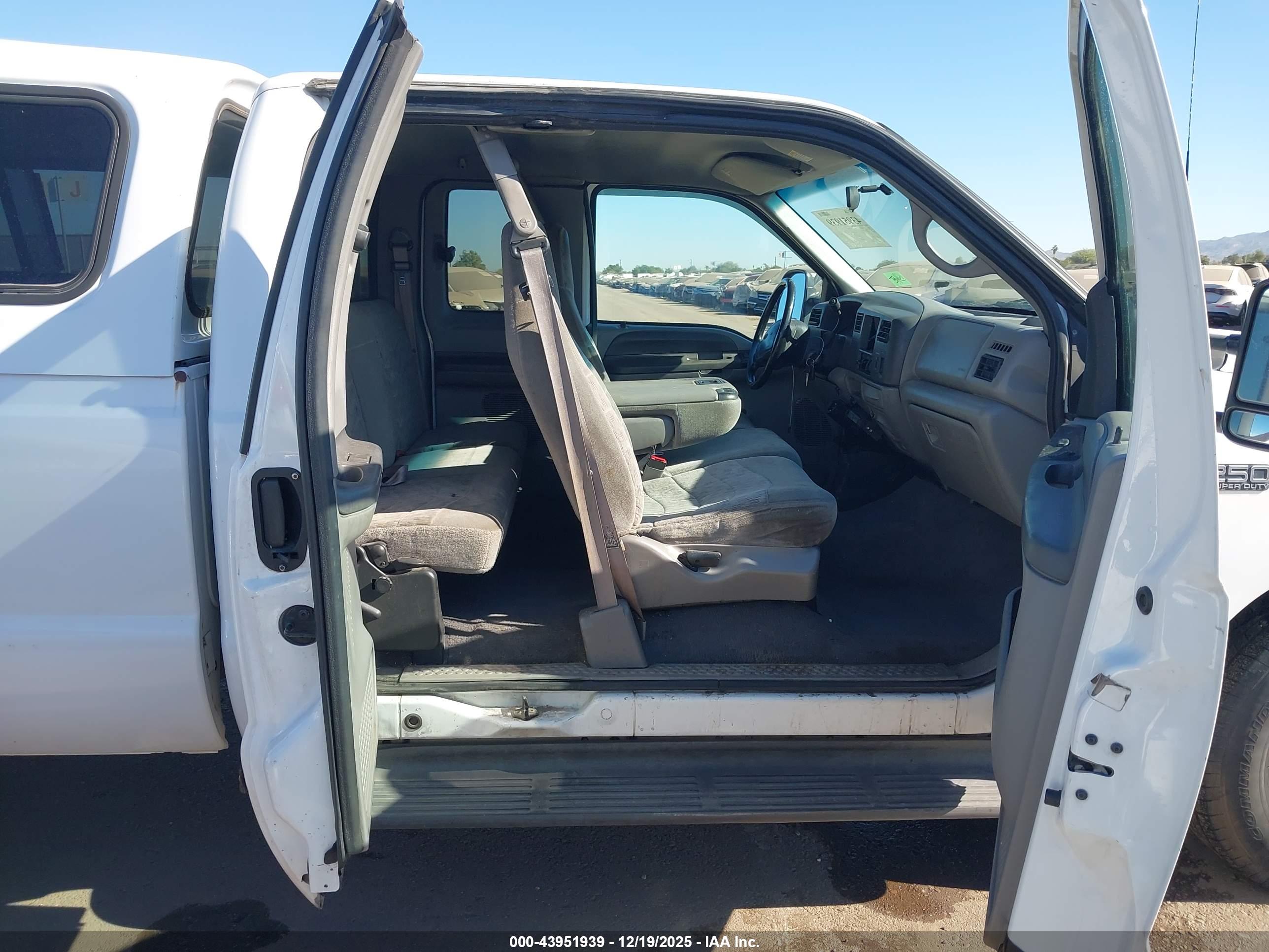 FORD F-250 image 8