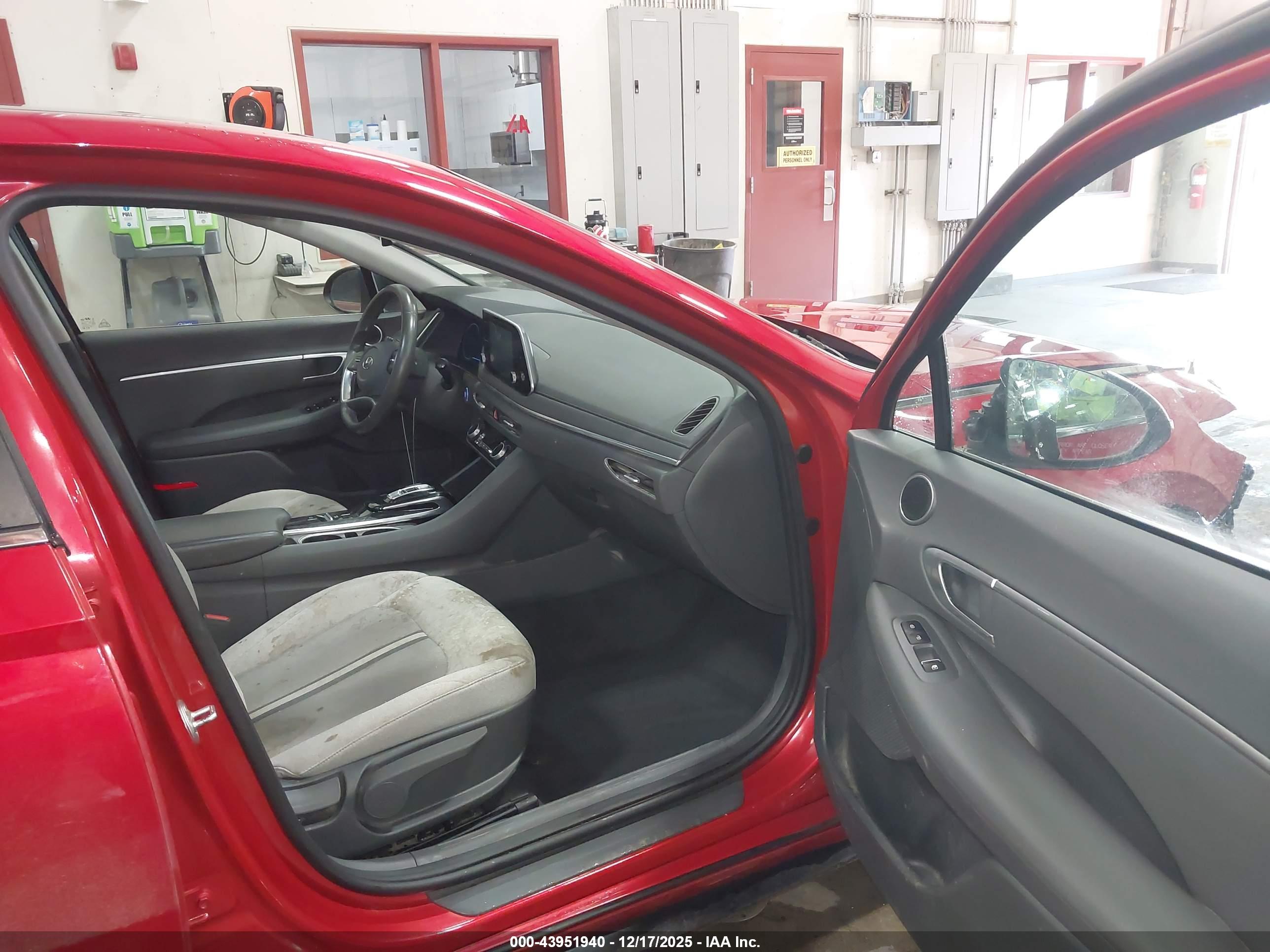 HYUNDAI SONATA image 5