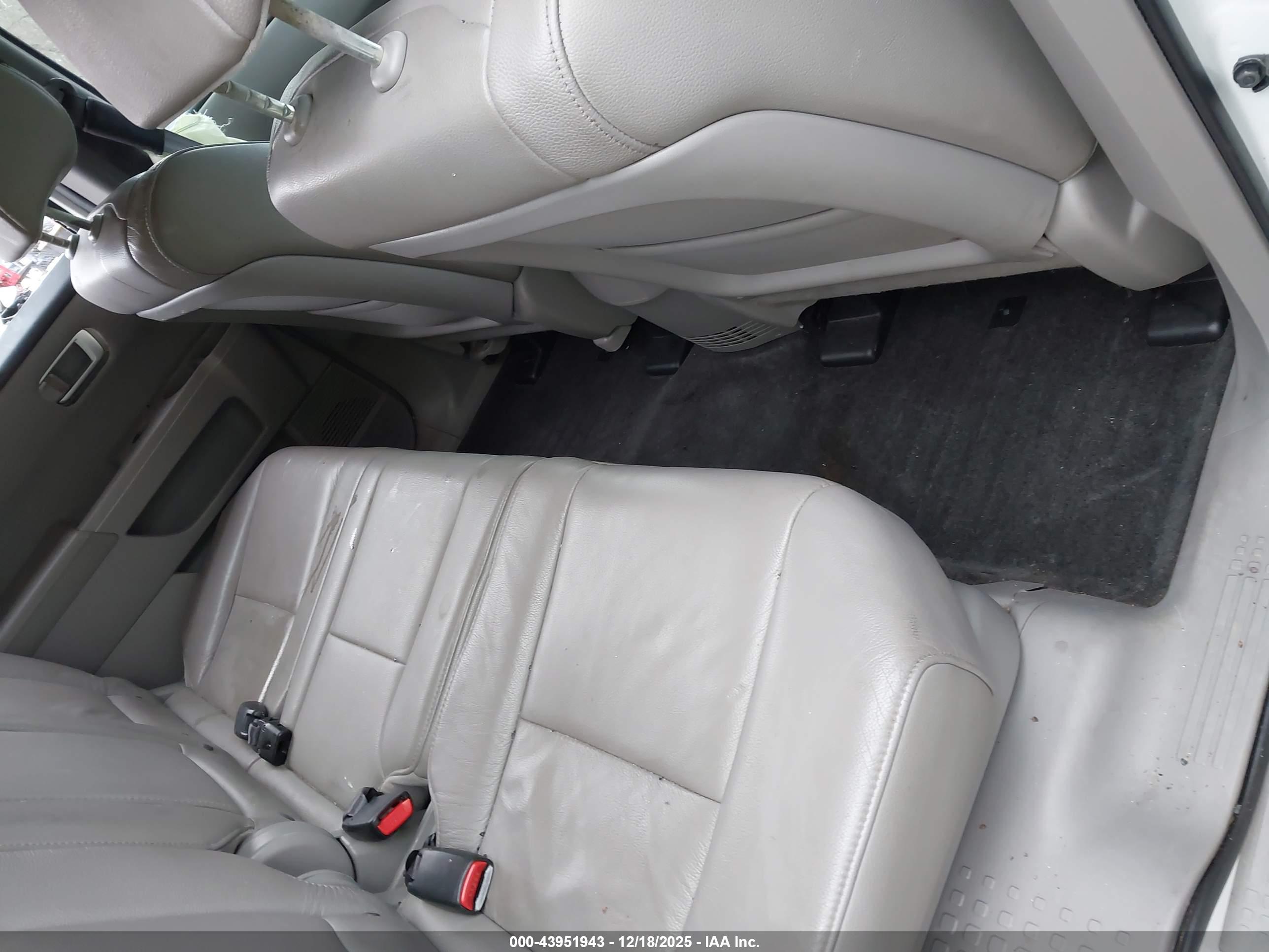 HONDA PILOT image 8