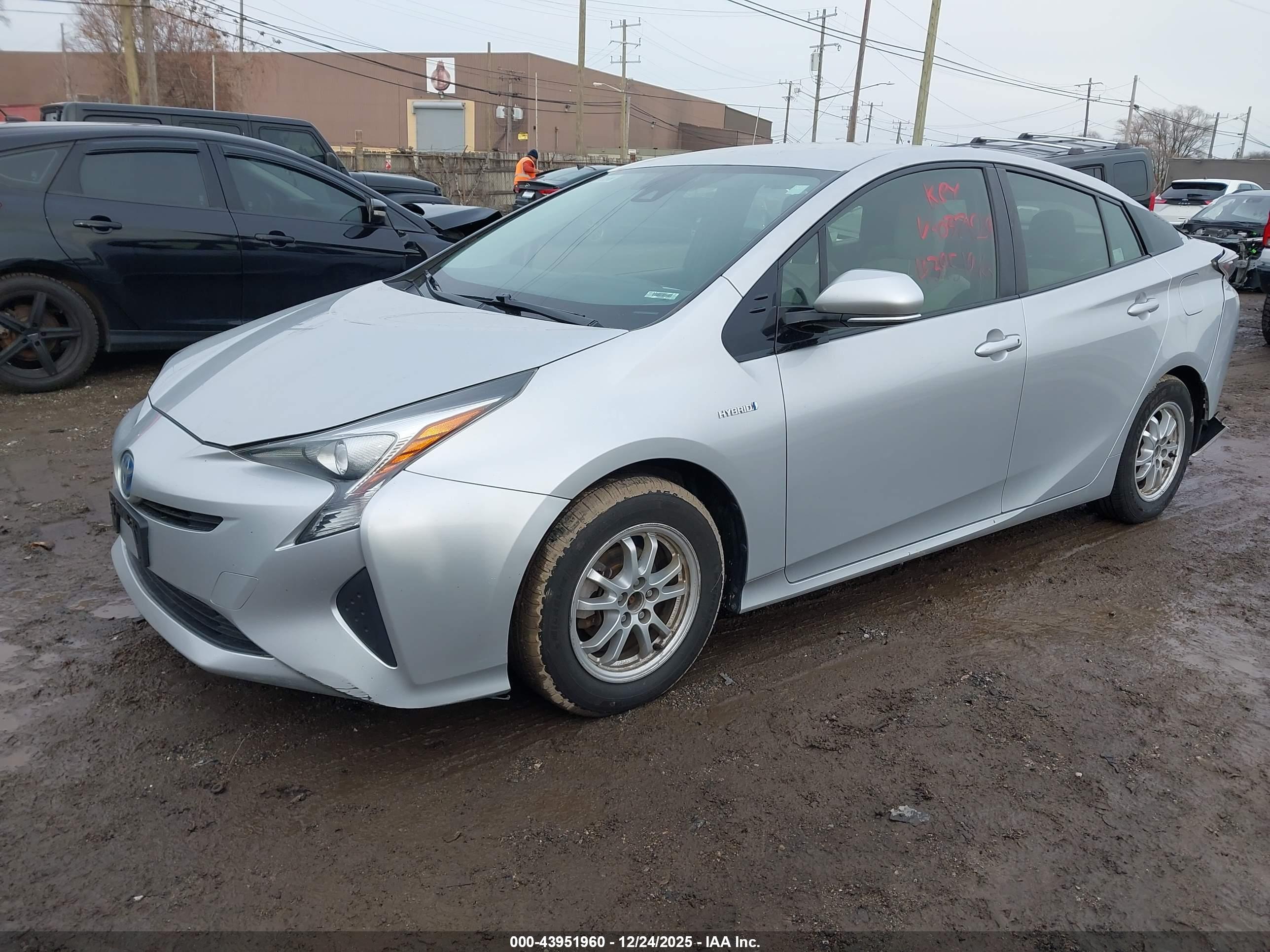 TOYOTA PRIUS image 2