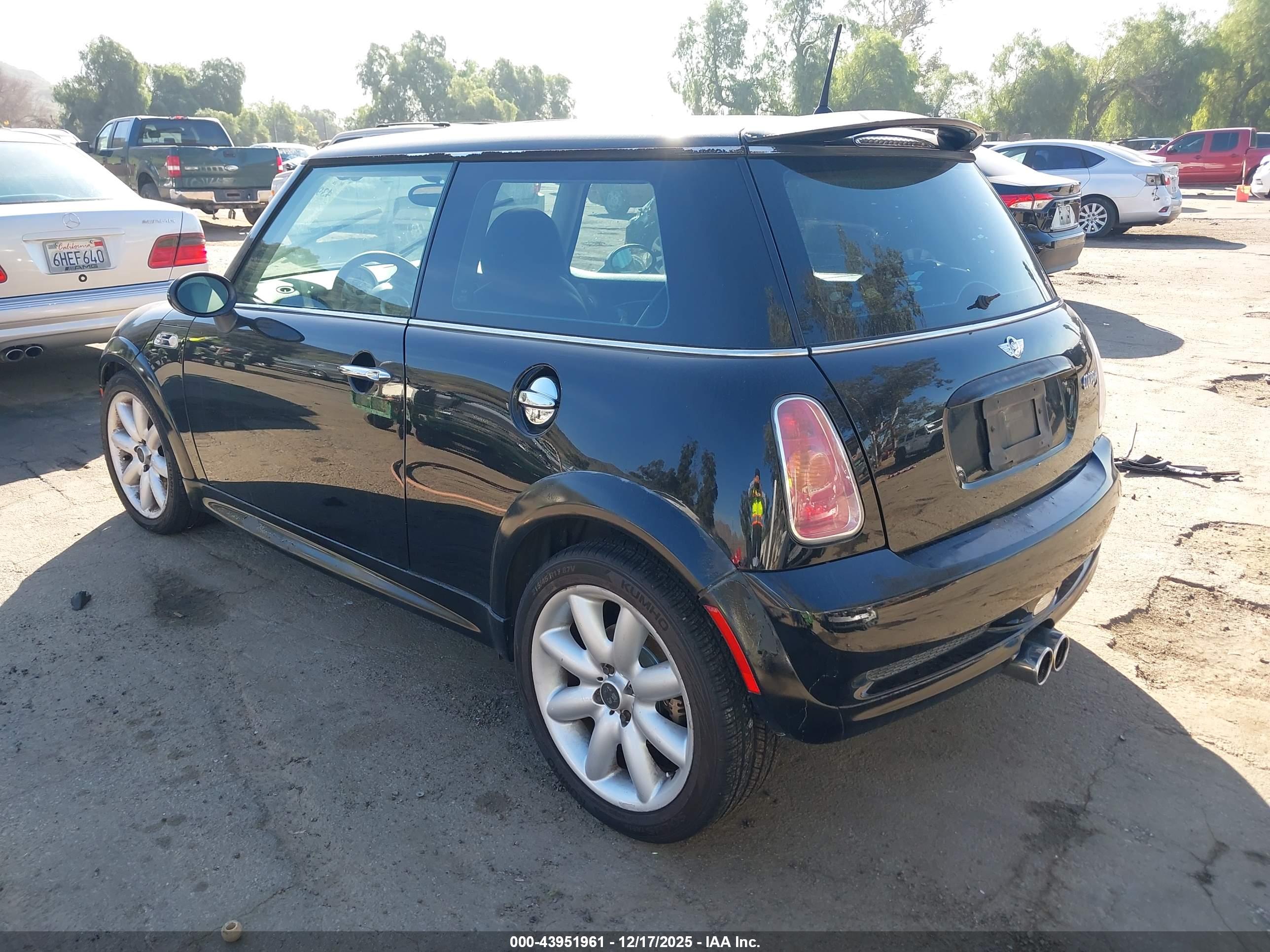 MINI COOPER image 3