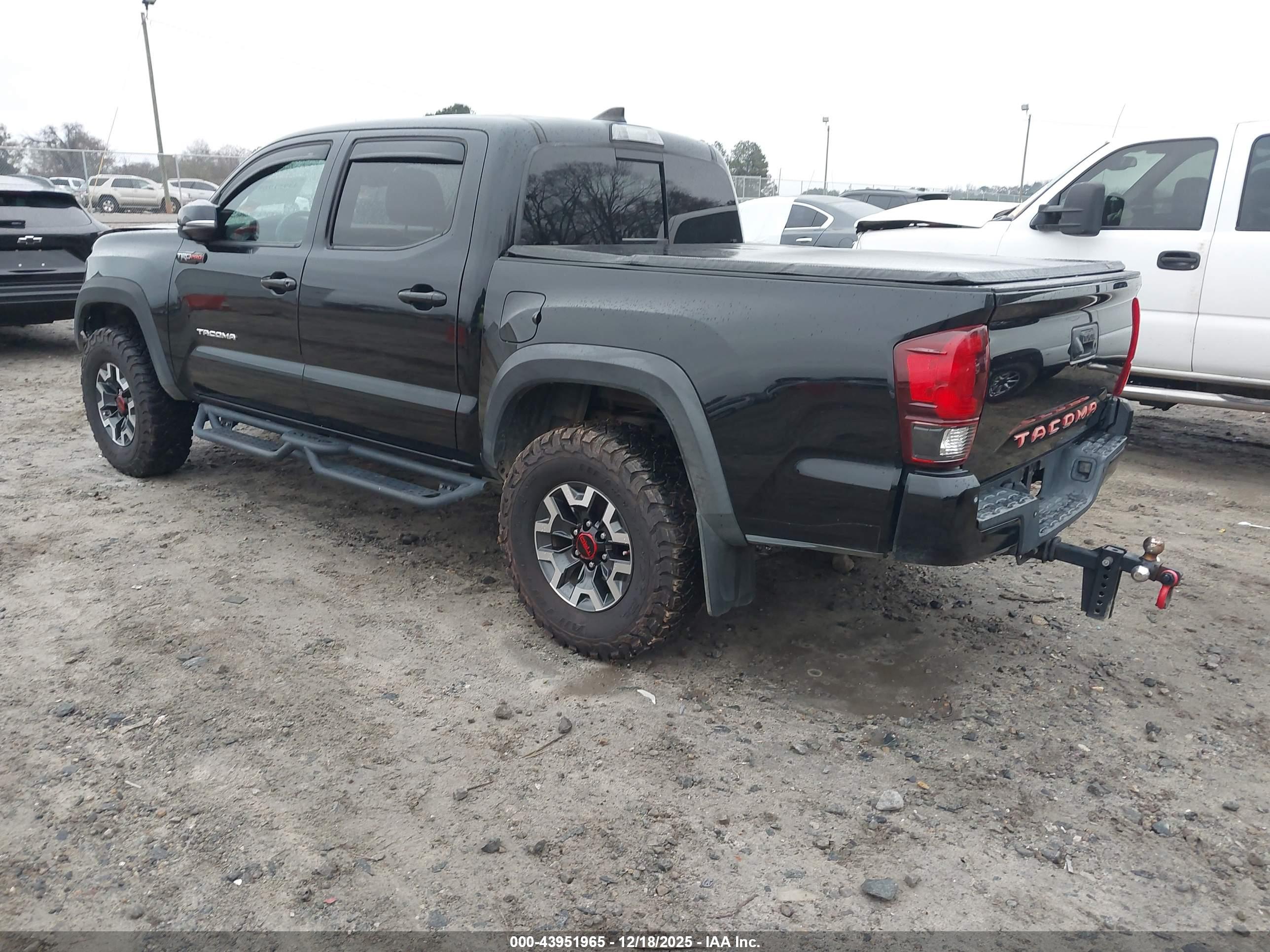 TOYOTA TACOMA image 3