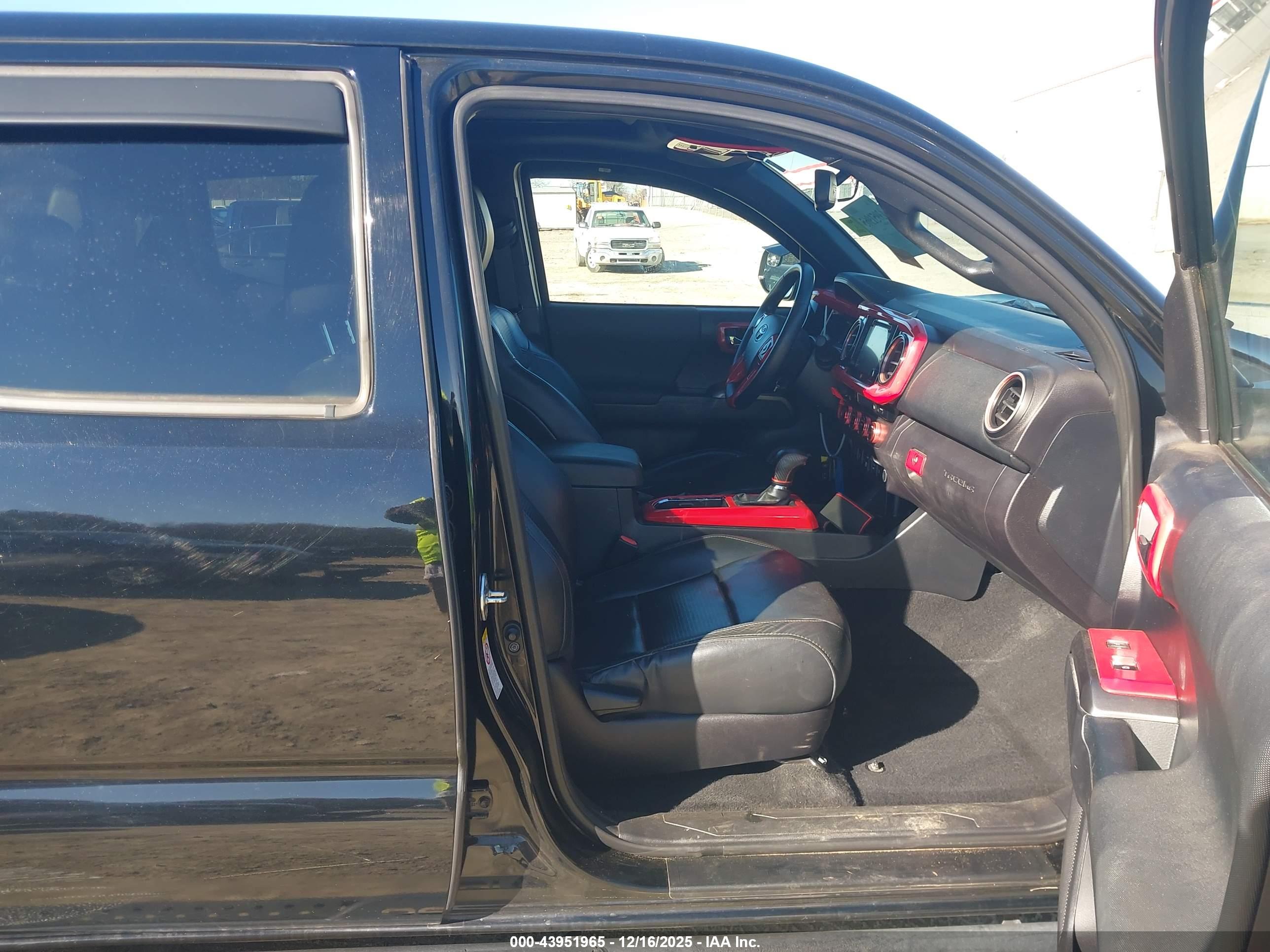 TOYOTA TACOMA image 5