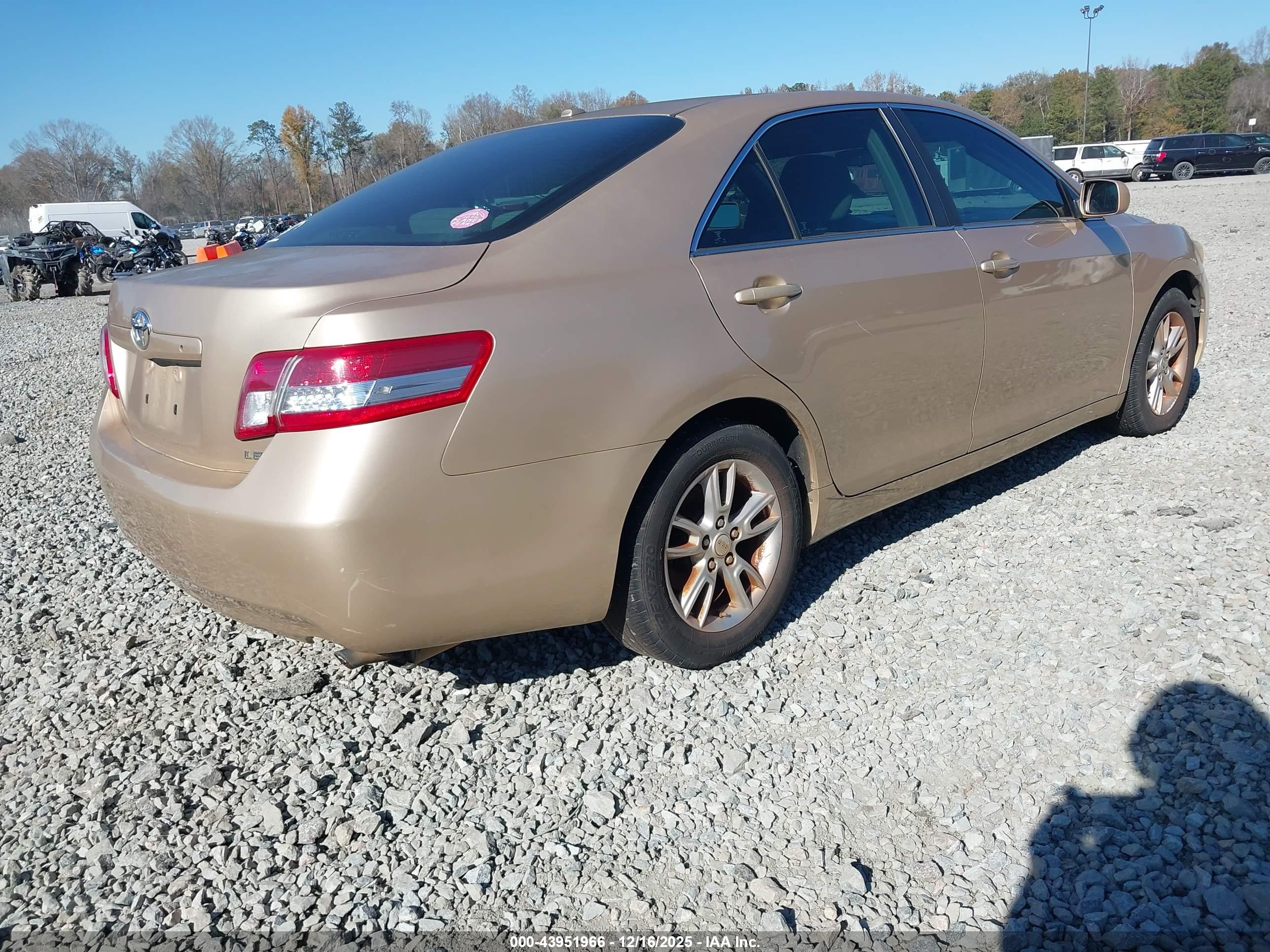 TOYOTA CAMRY image 4