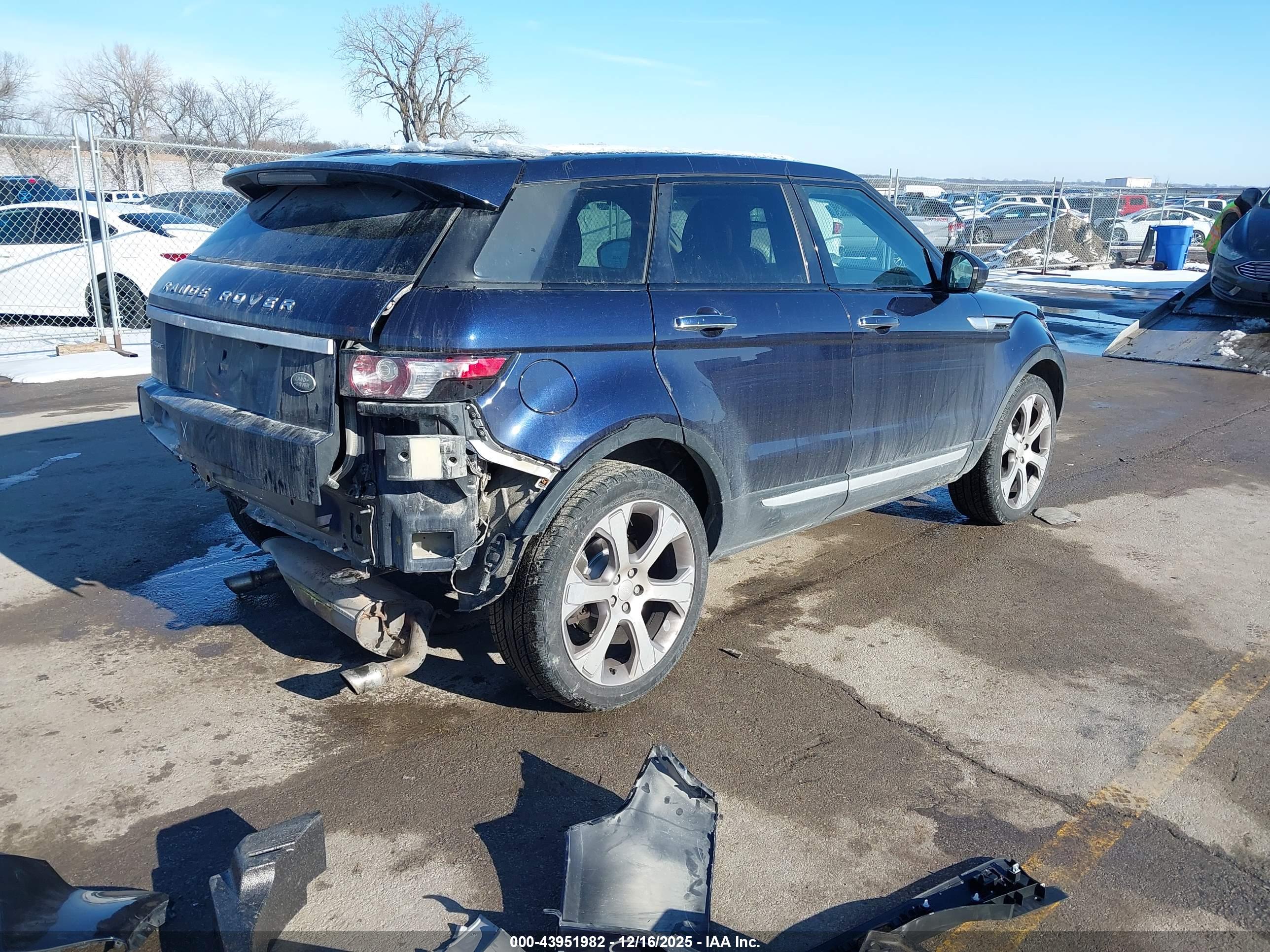 LAND ROVER image 4
