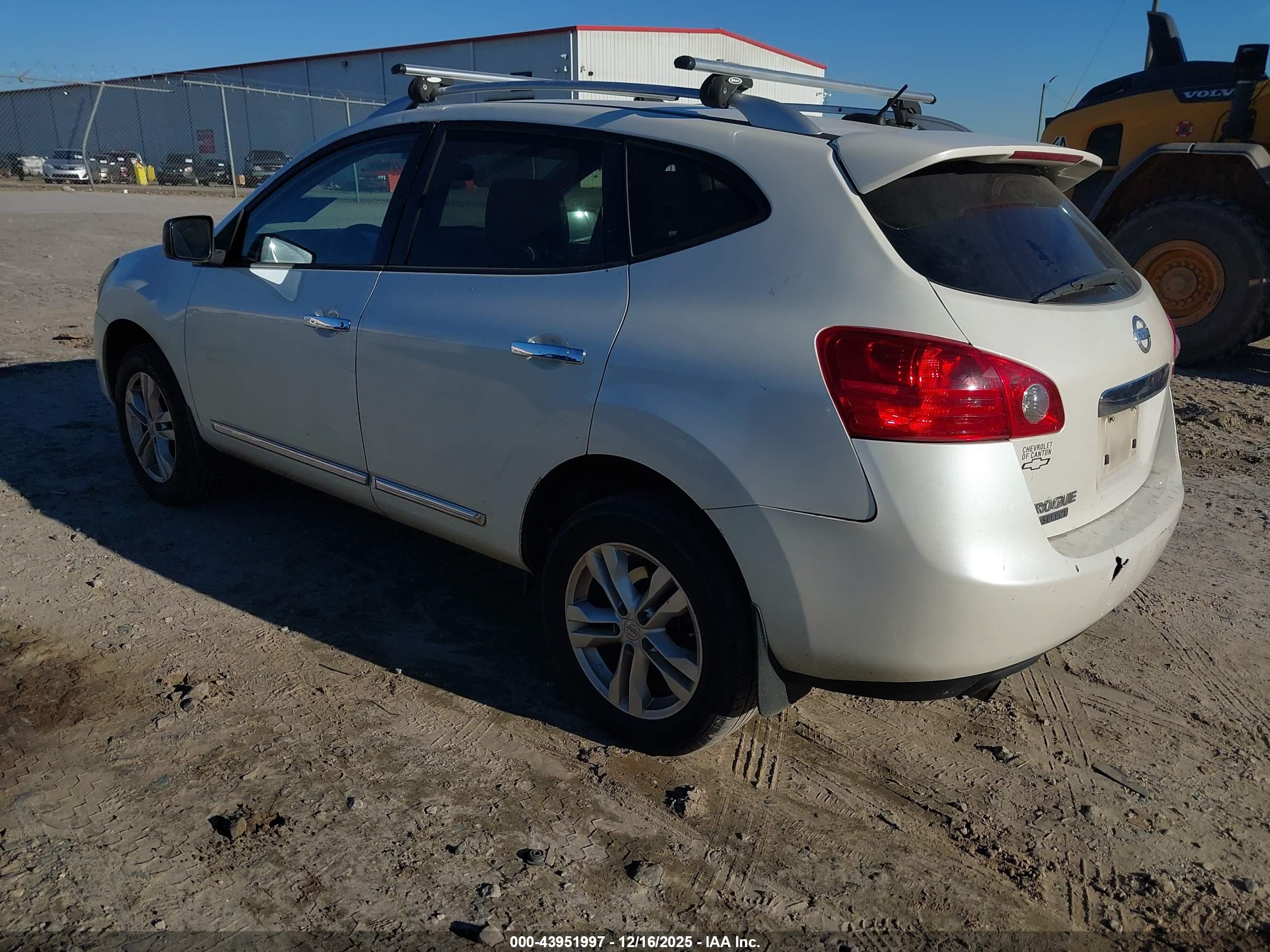 NISSAN ROGUE image 3