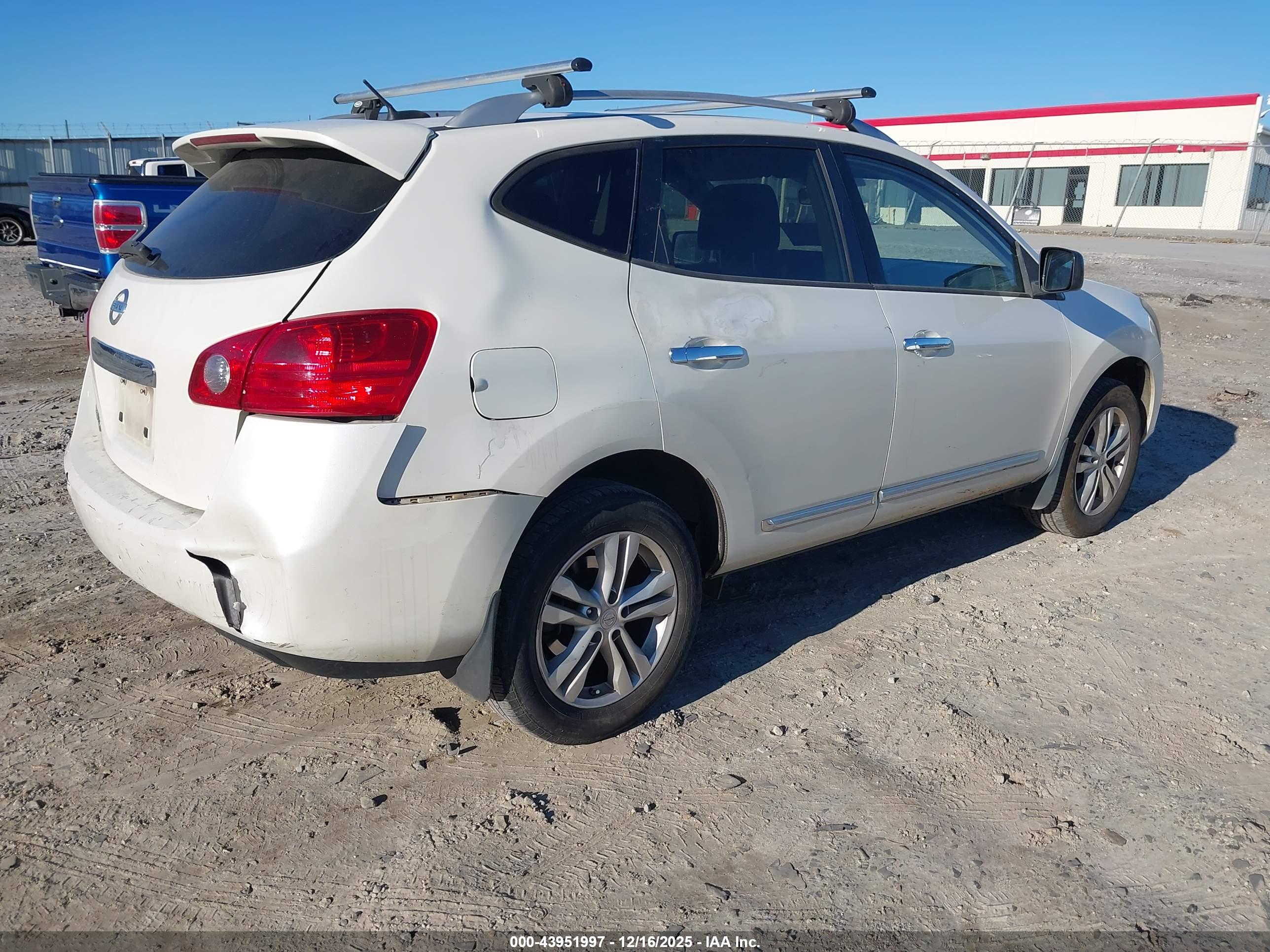 NISSAN ROGUE image 4