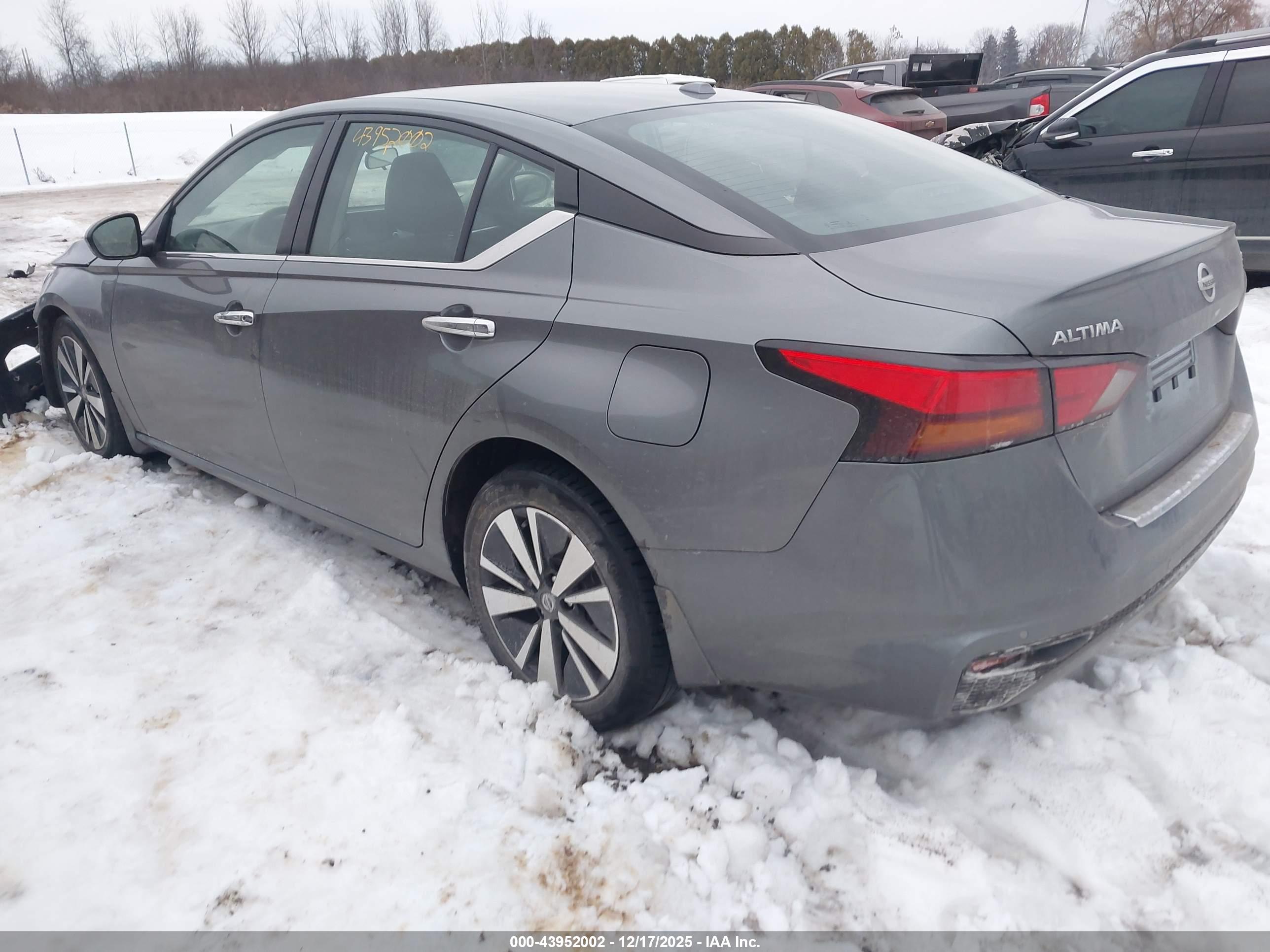 NISSAN ALTIMA image 3