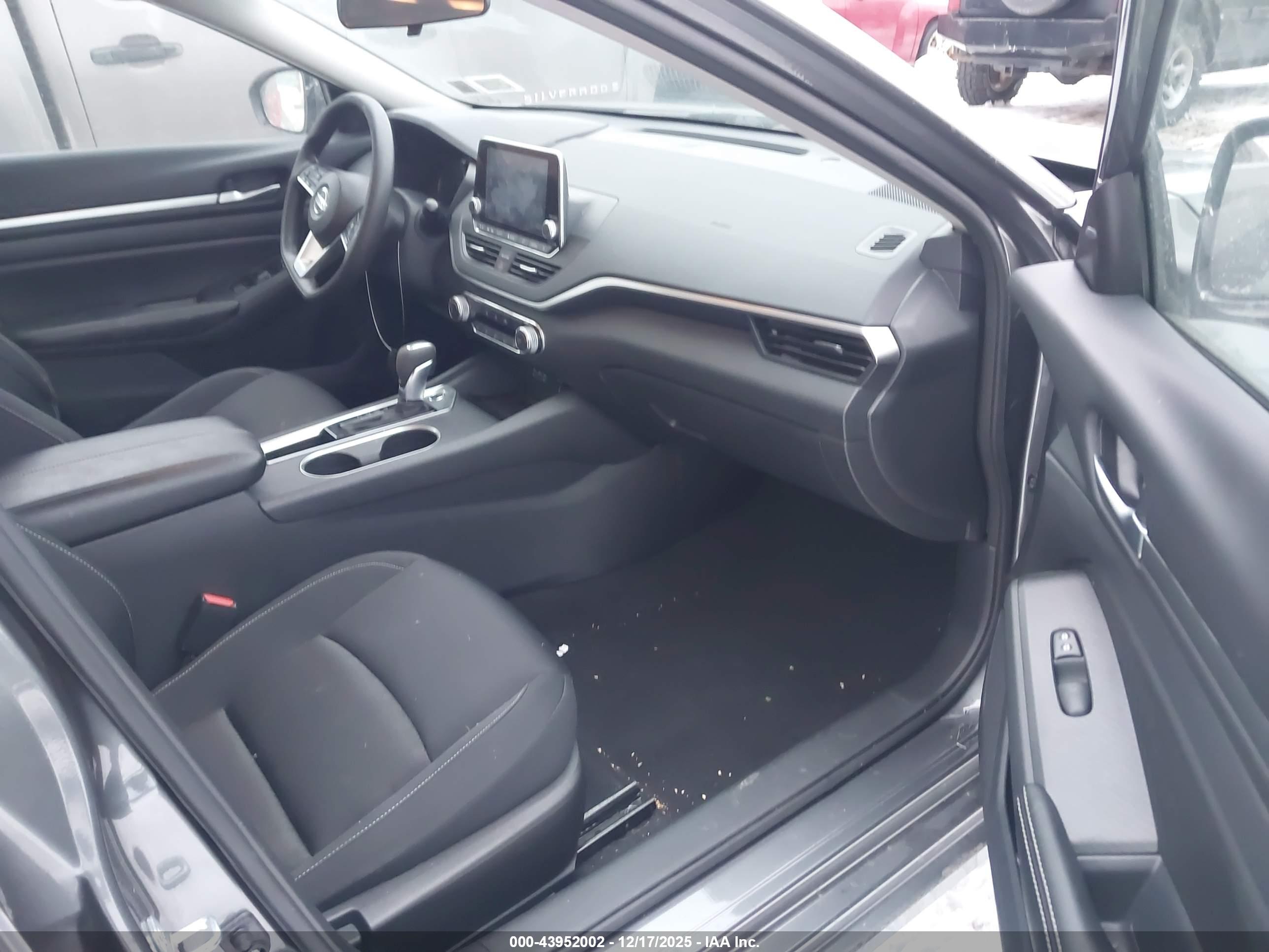 NISSAN ALTIMA image 5