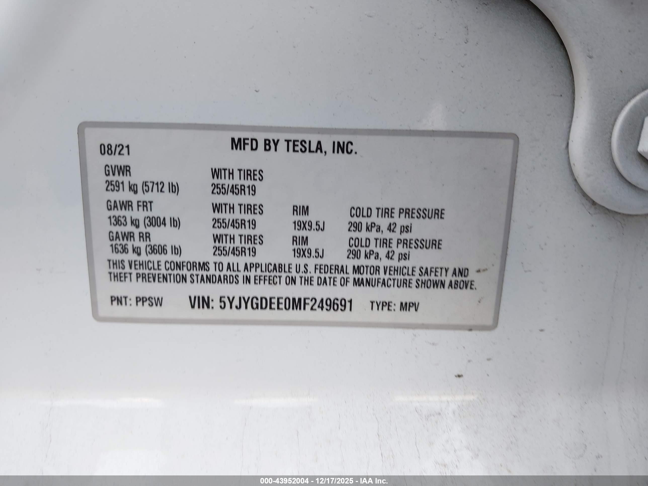 TESLA MODEL image 9