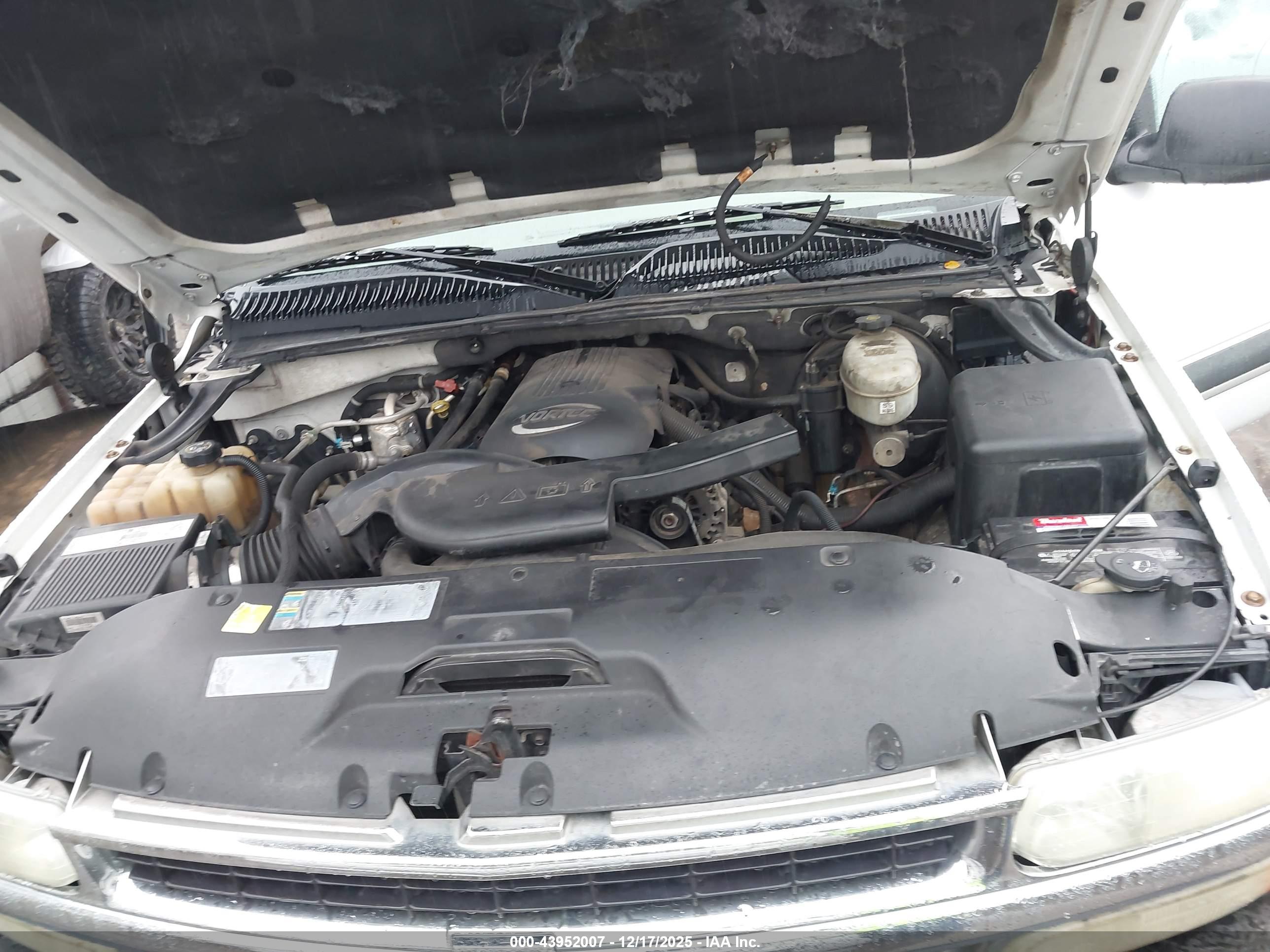 CHEVROLET SUBURBAN image 10
