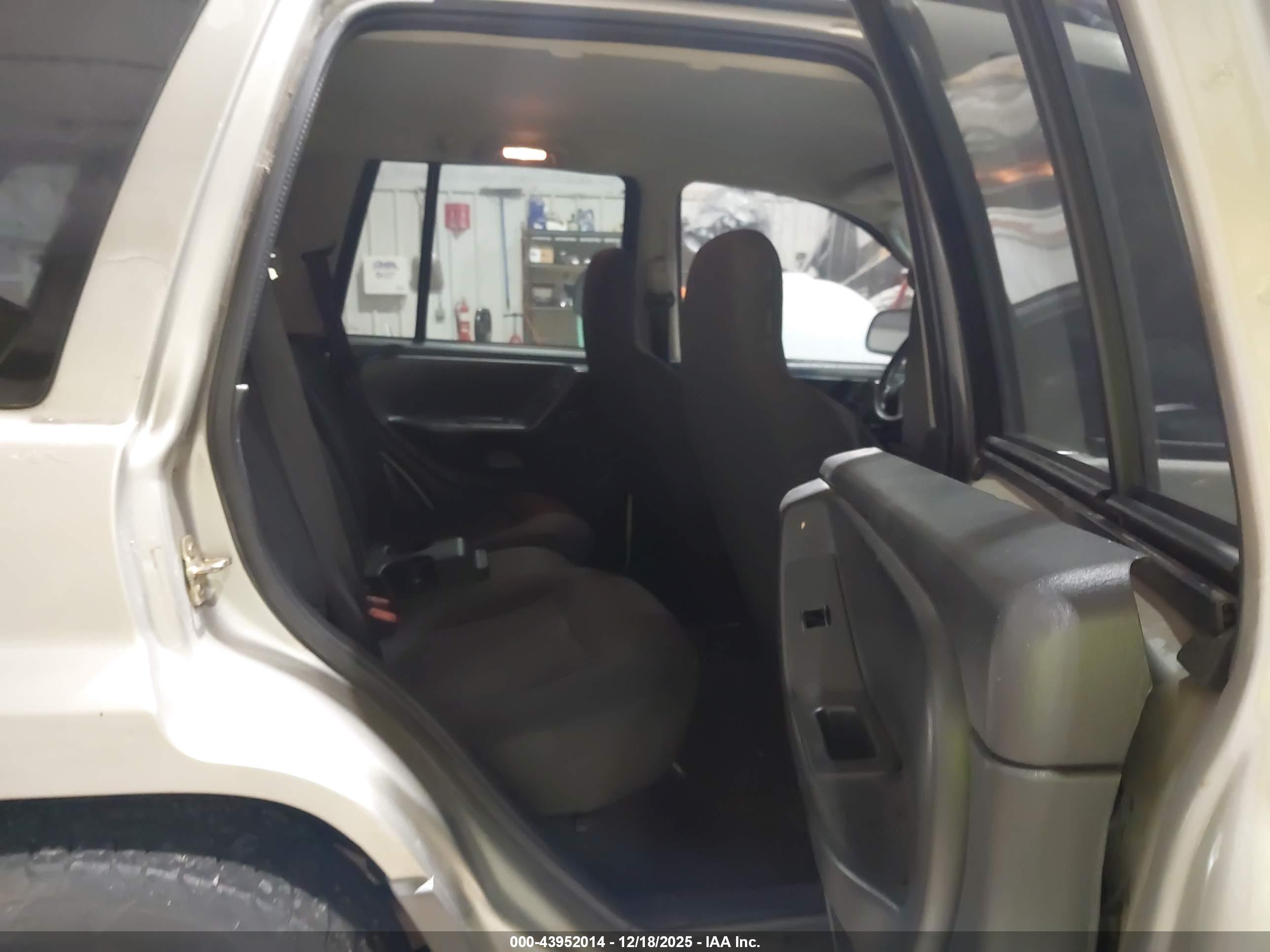 JEEP GRAND image 8