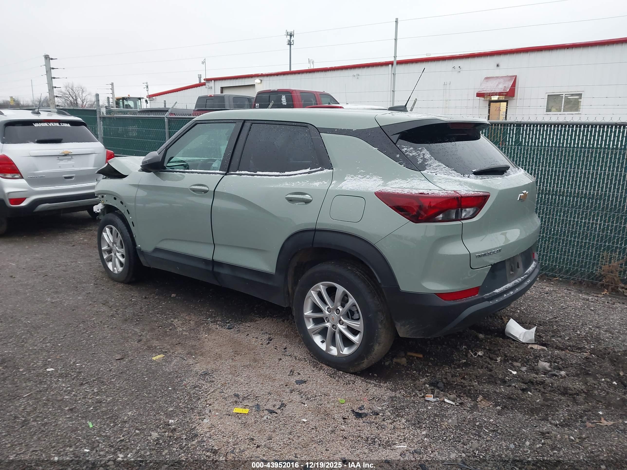 CHEVROLET TRAILBLAZER image 3