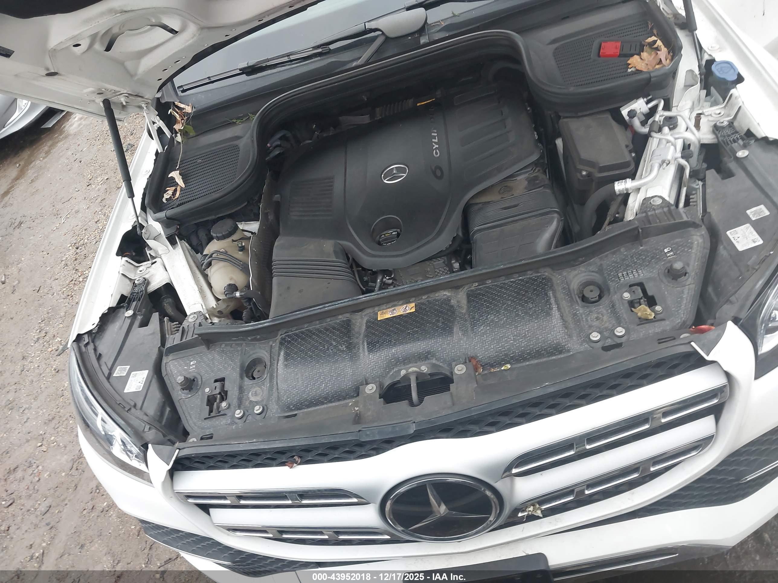 MERCEDES-BENZ GLS image 10