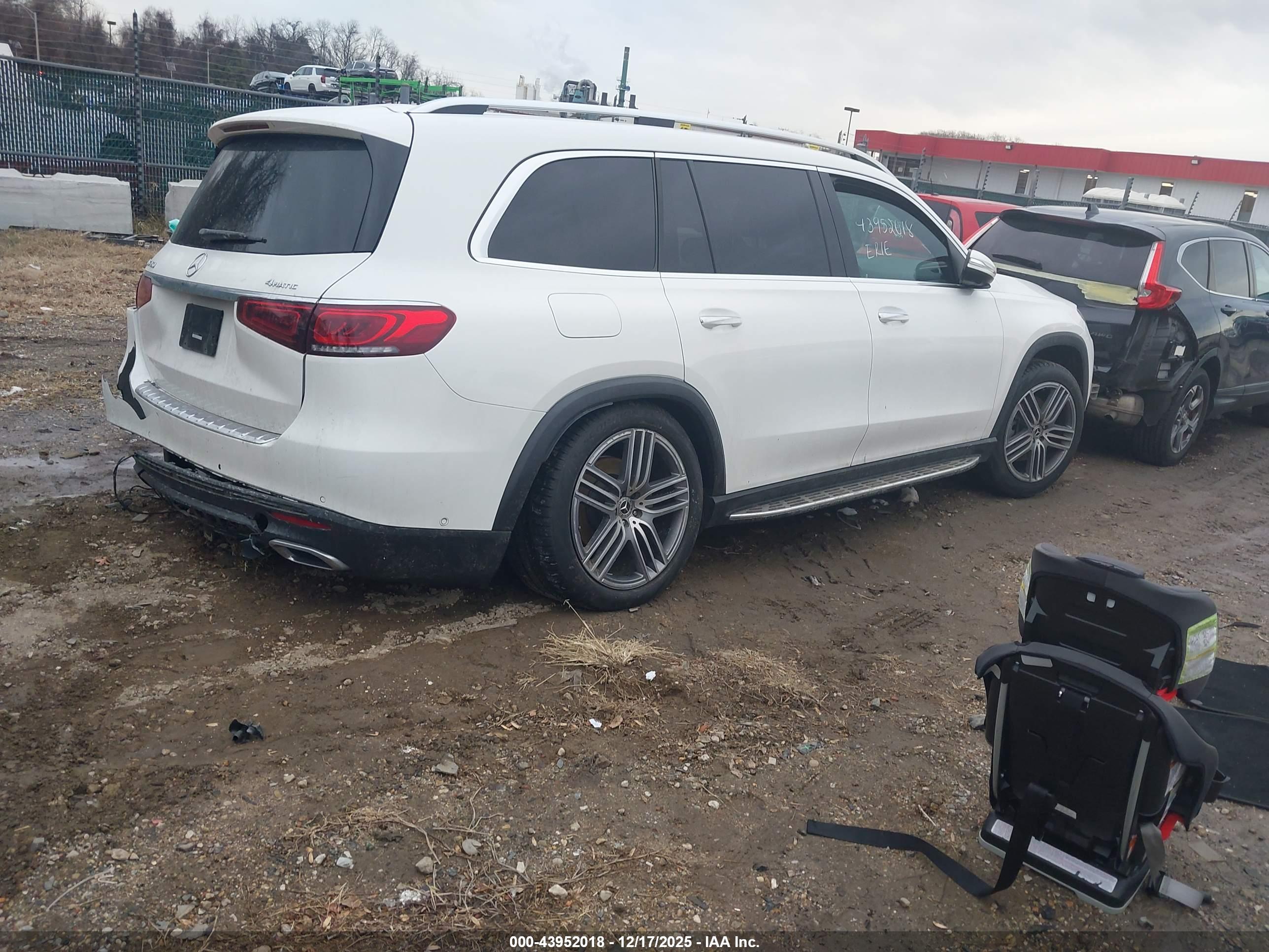 MERCEDES-BENZ GLS image 4