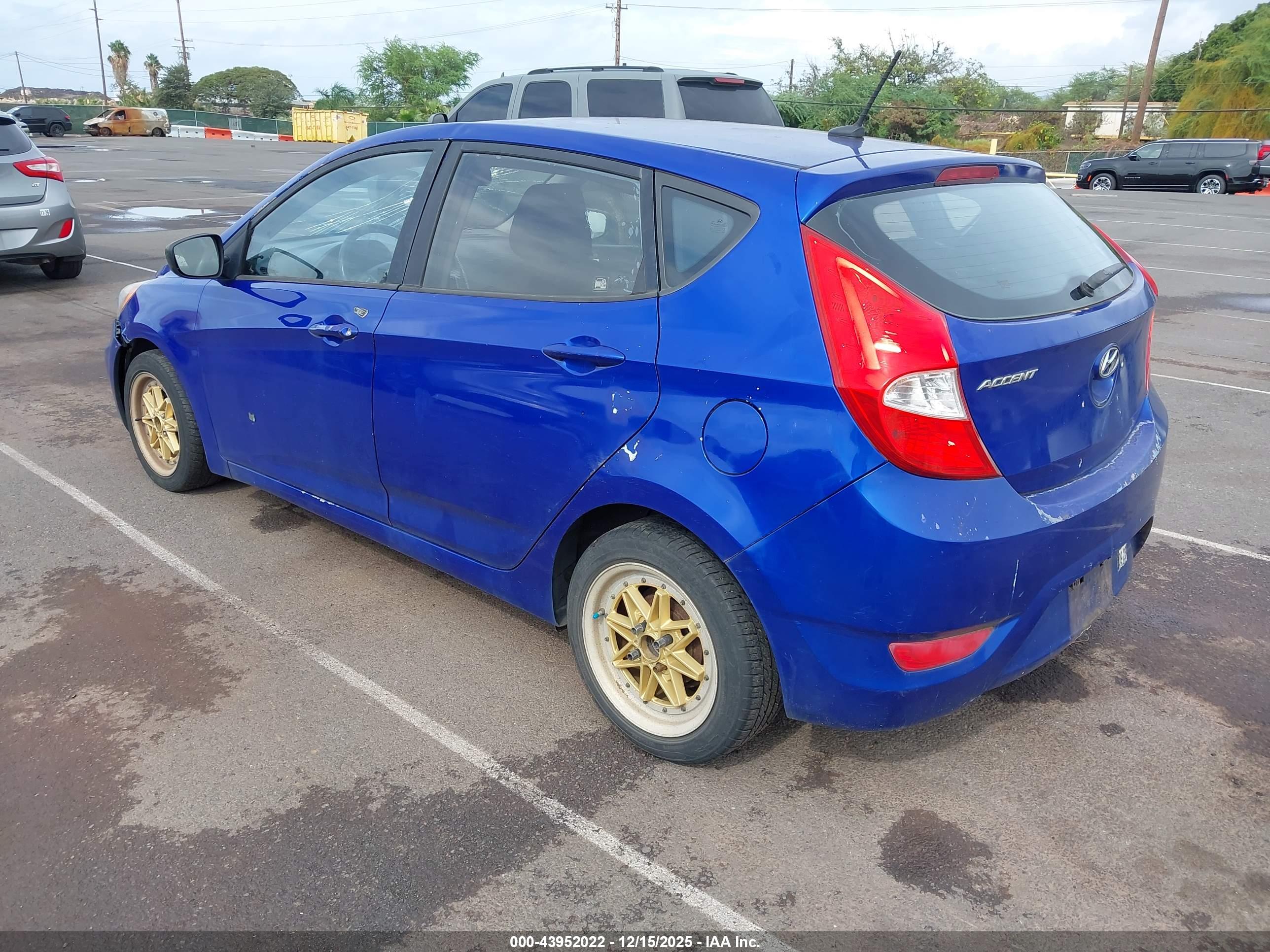 HYUNDAI ACCENT image 3