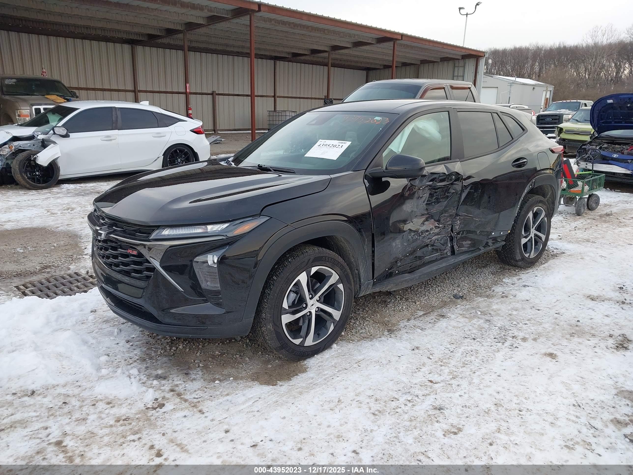 CHEVROLET TRAX image 2