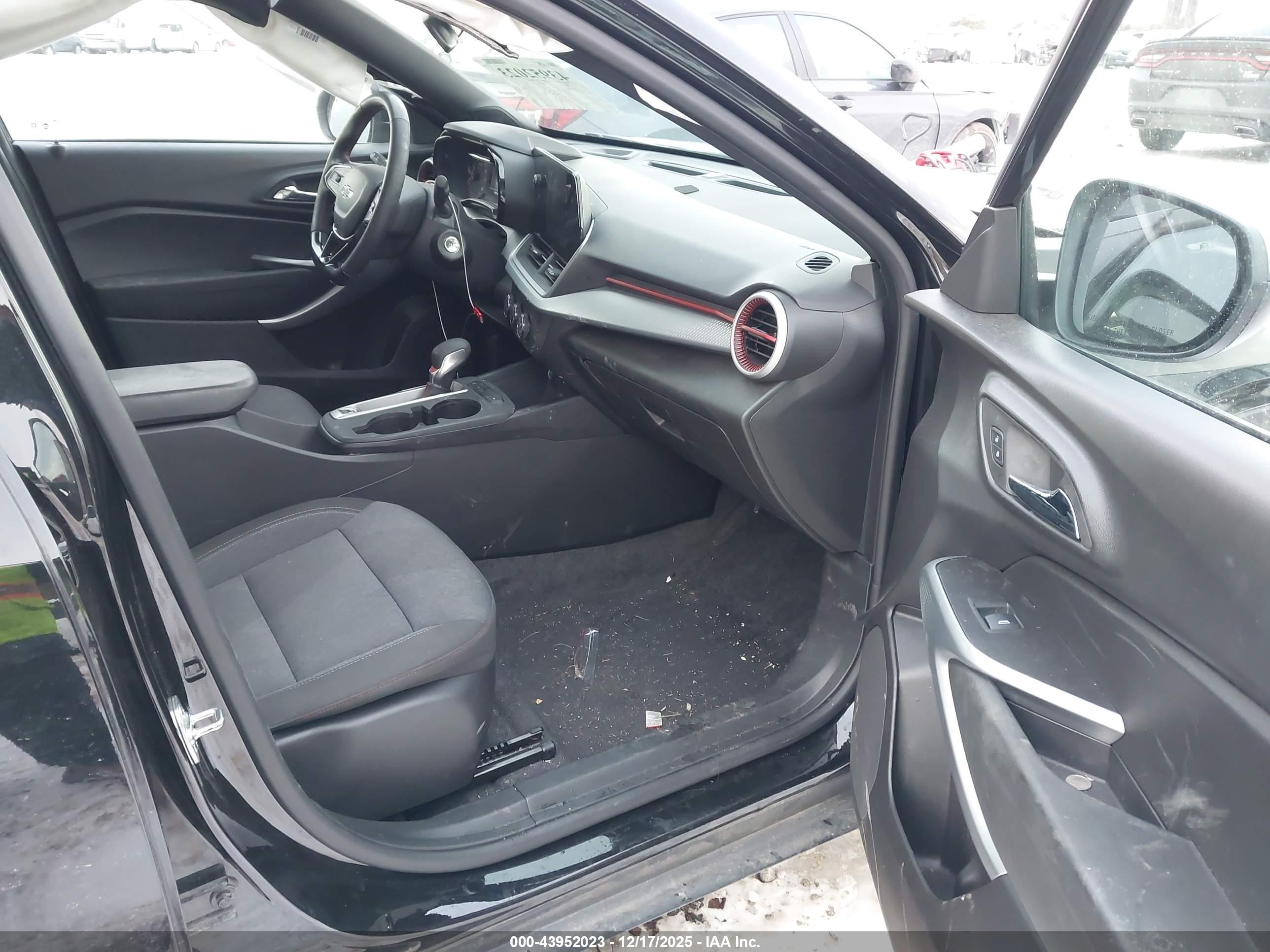 CHEVROLET TRAX image 5
