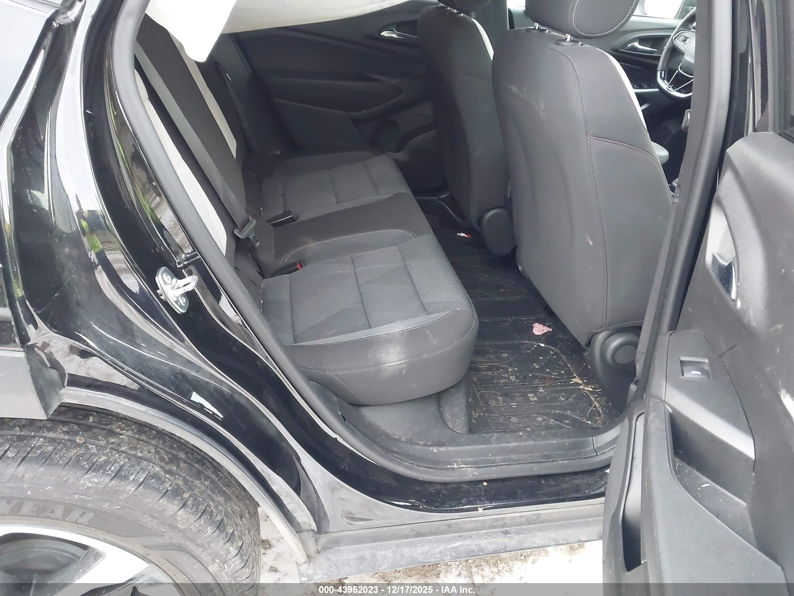 CHEVROLET TRAX image 8
