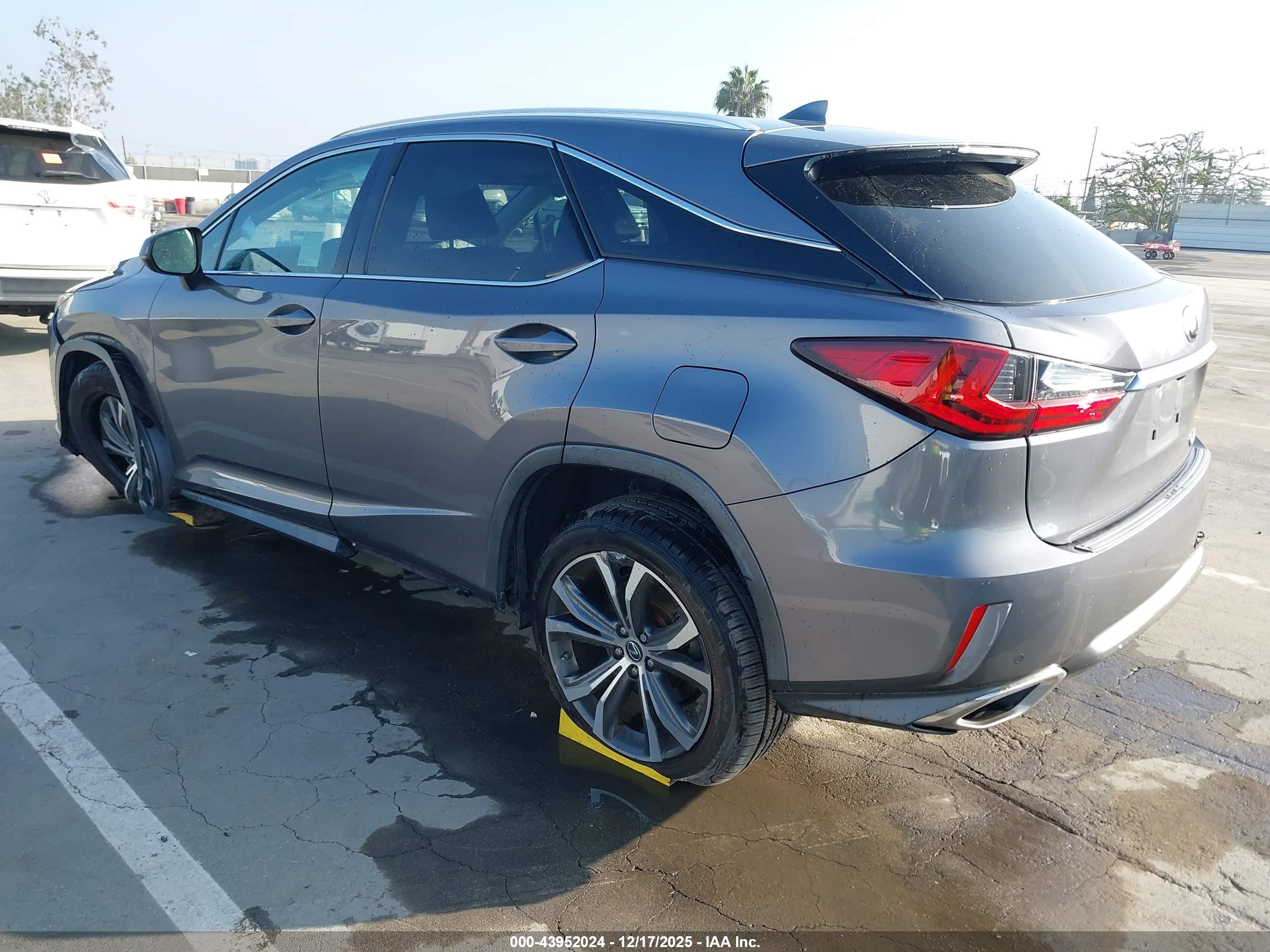 LEXUS RX image 3