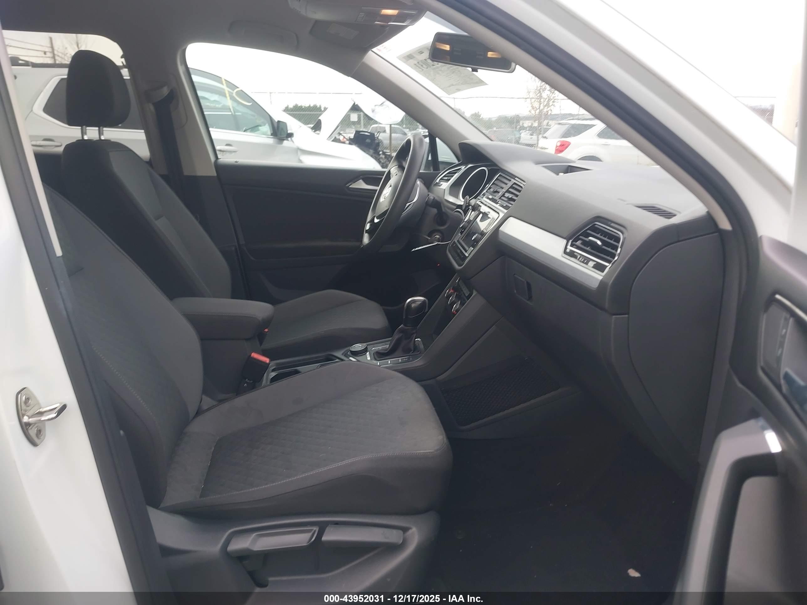 VOLKSWAGEN TIGUAN image 5