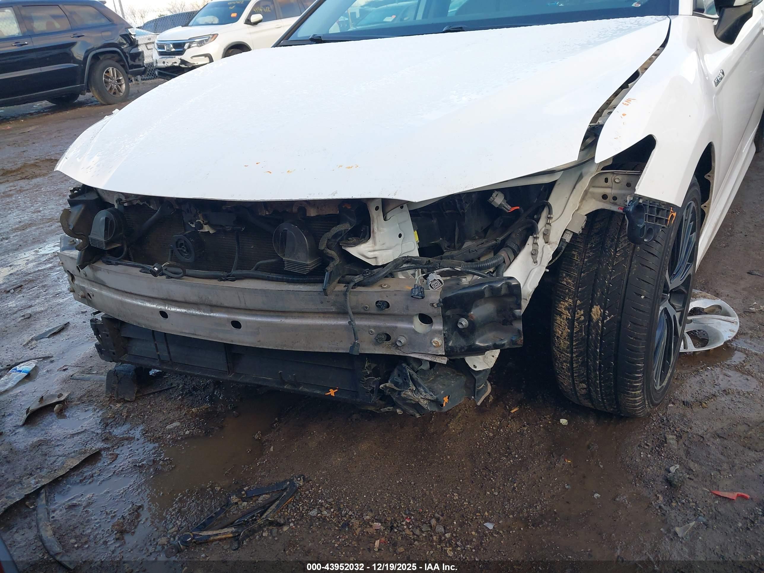TOYOTA CAMRY image 6