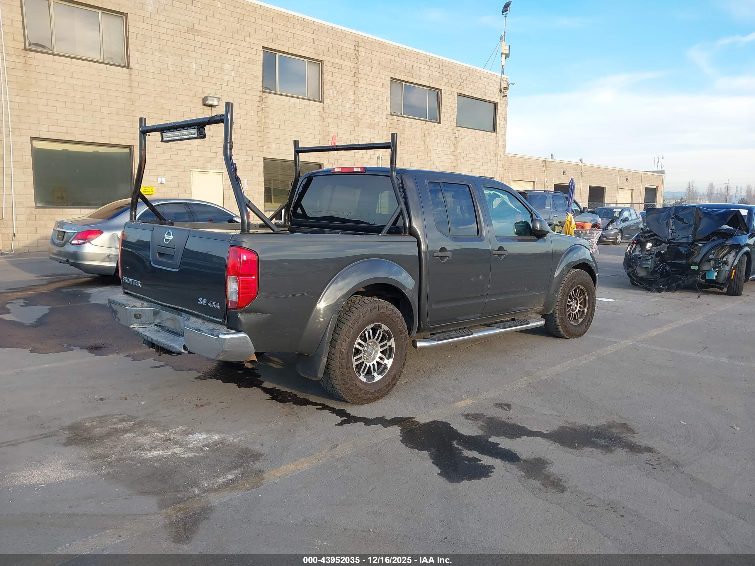 NISSAN FRONTIER image 4